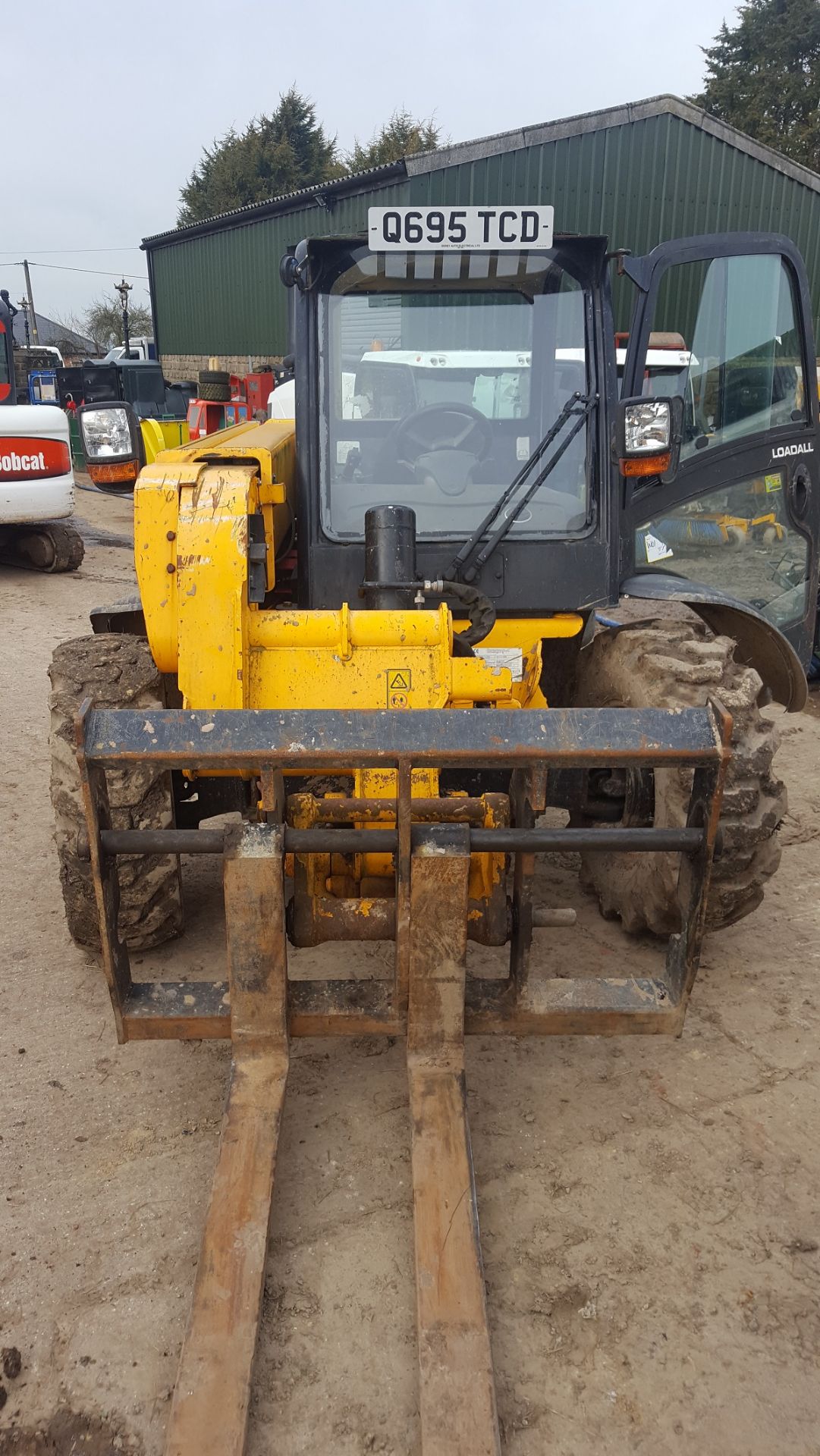 2011 JCB 524 TELEHANDLER, GOOD TYRES, STARTS, DRIVES AND LIFTS *PLUS VAT* - Image 3 of 13