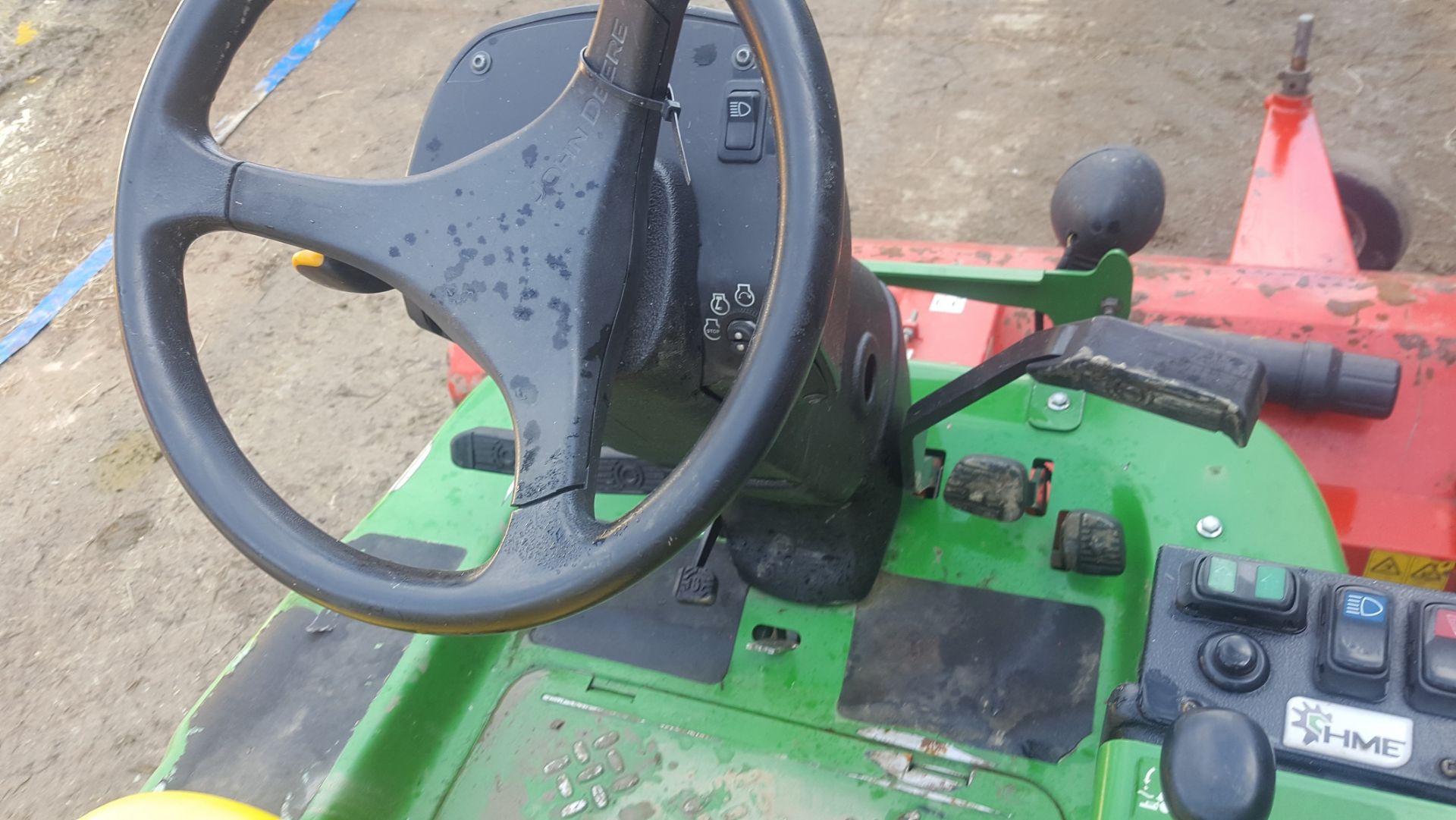 2015/64 REG JOHN DEERE 1570 MOWER WITH FLAIL DECK HEAD, EX LEICESTER-SHIRE COUNCIL *PLUS VAT* - Image 6 of 10