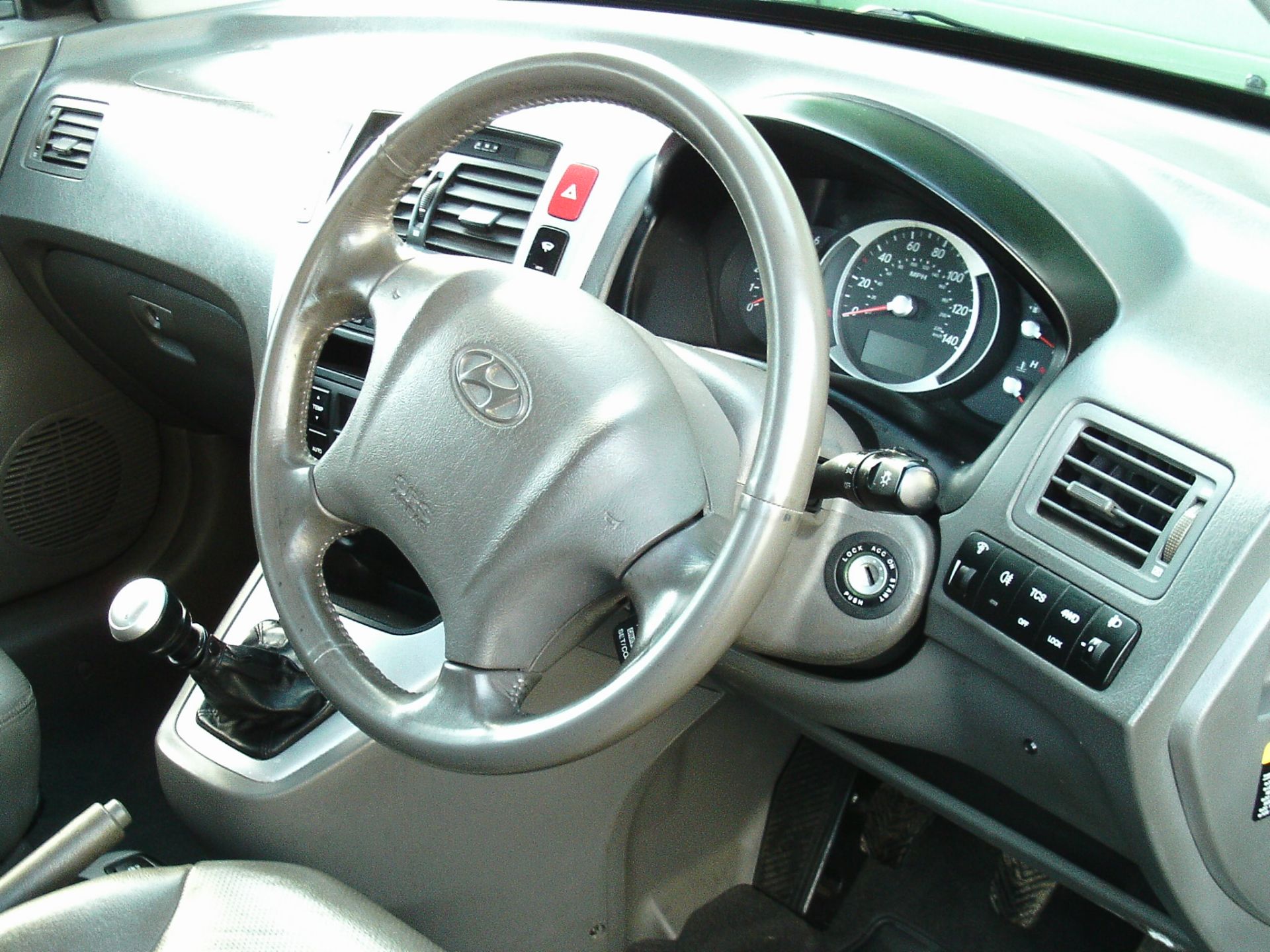 2007/57 REG HYUNDAI TUCSON CRTD CDX 2.0 DIESEL SILVER ESTATE, 4 WHEEL DRIVE *NO VAT* - Image 8 of 13