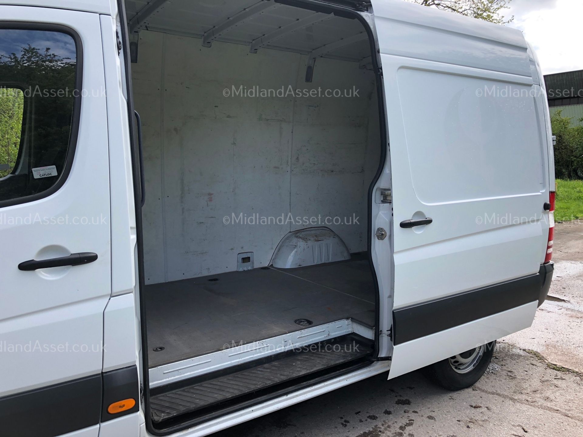 2015/15 REG MERCEDES-BENZ SPRINTER 313 CDI WHITE DIESEL PANEL VAN, SHOWING 0 FORMER KEEPERS *NO VAT* - Image 11 of 19