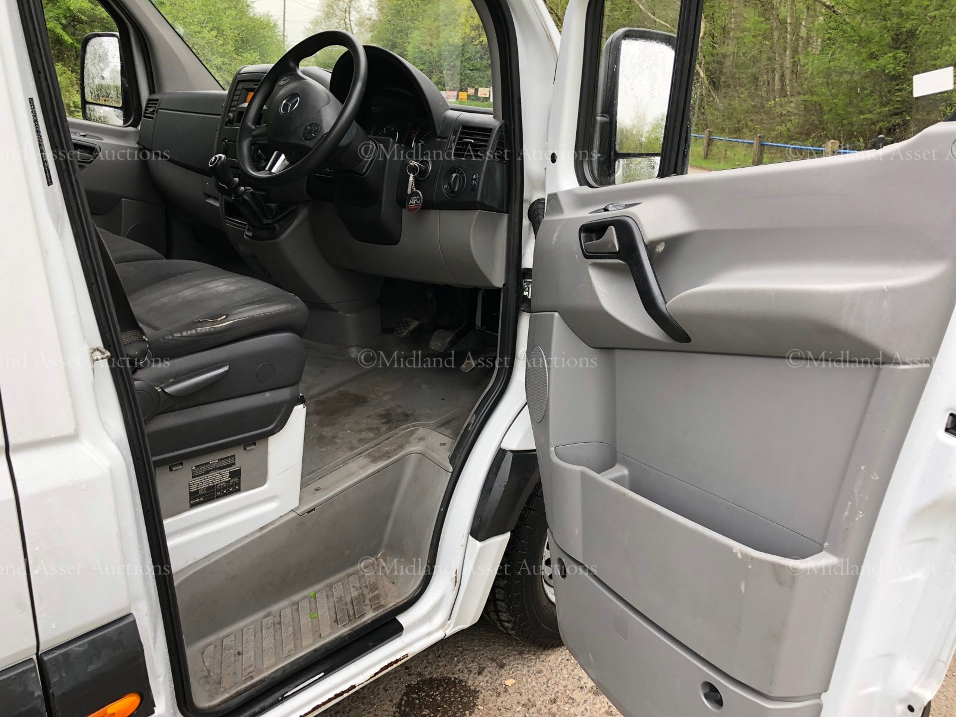 2015/65 REG MERCEDES-BENZ SPRINTER 313 CDI WHITE DIESEL PANEL VAN, SHOWING 0 FORMER KEEPERS *NO VAT* - Image 12 of 21