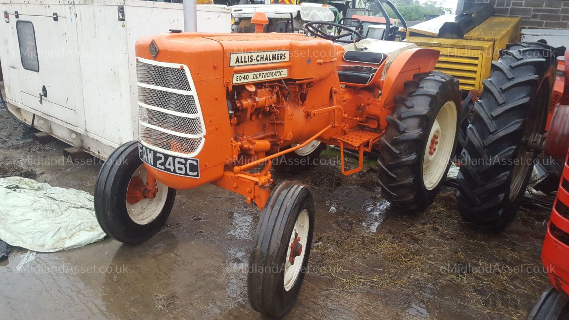 1965 ALLIS CHALMERS ED40 TRACTOR, 4 CYLINDER DIESEL ENGINE *PLUS VAT* - Image 2 of 6