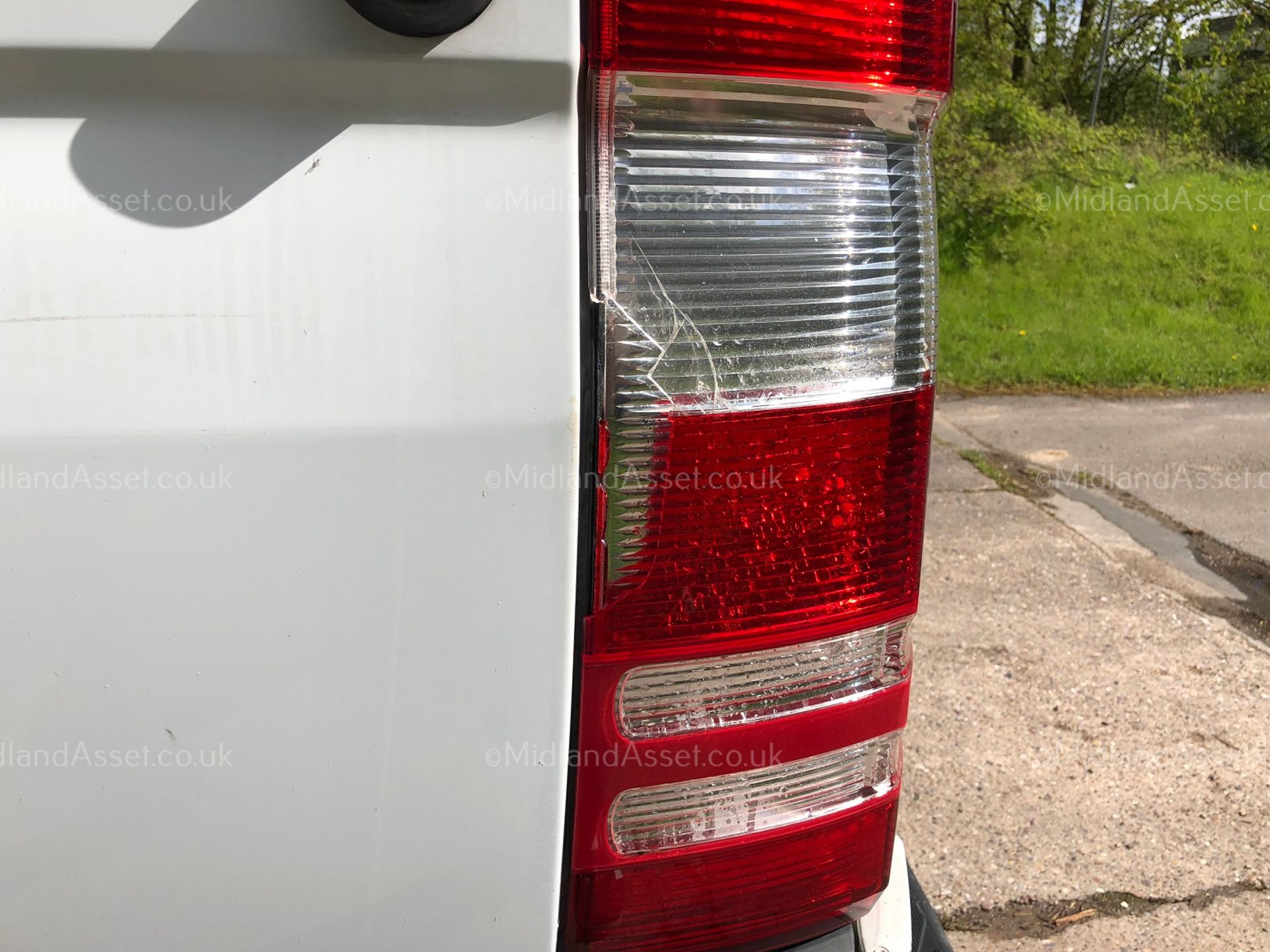 2015/15 REG MERCEDES-BENZ SPRINTER 313 CDI WHITE DIESEL 9 SEATER PANEL VAN, SHOWING 0 FORMER KEEPERS - Image 9 of 19