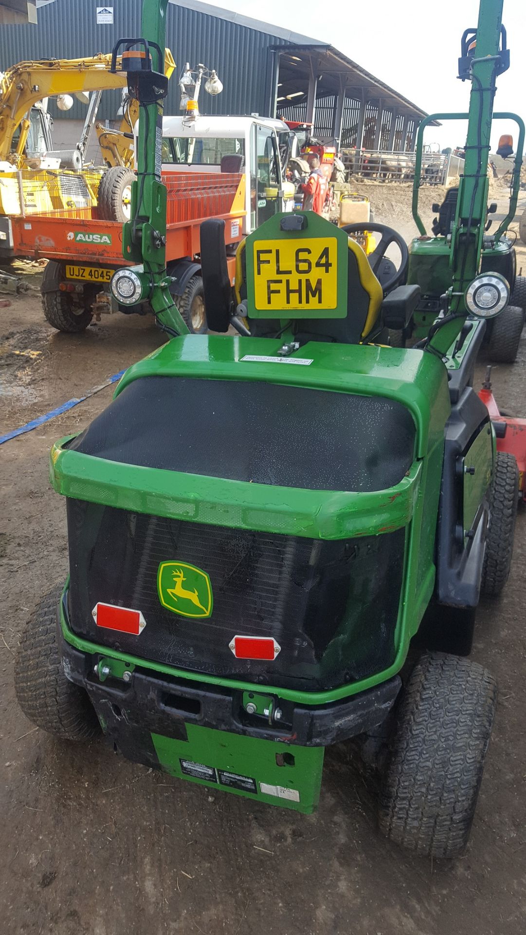 2015/64 REG JOHN DEERE 1570 MOWER WITH FLAIL DECK HEAD, EX LEICESTER-SHIRE COUNCIL *PLUS VAT* - Image 3 of 10