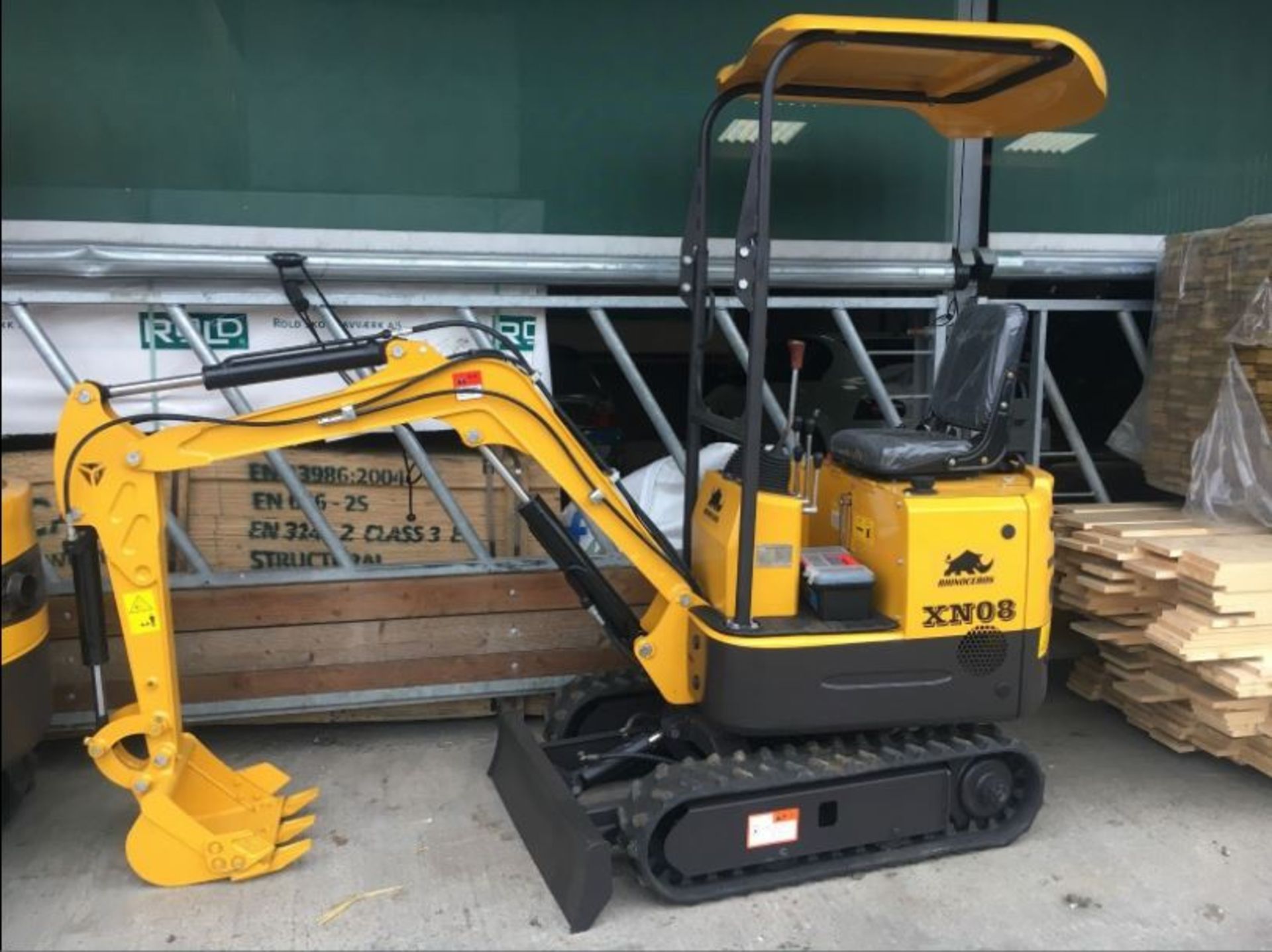 BRAND NEW MINI TRACKED EXCAVATOR MICRO RHINOCEROS XN08, CE MARKED, 3 NEW BUCKETS *PLUS VAT*