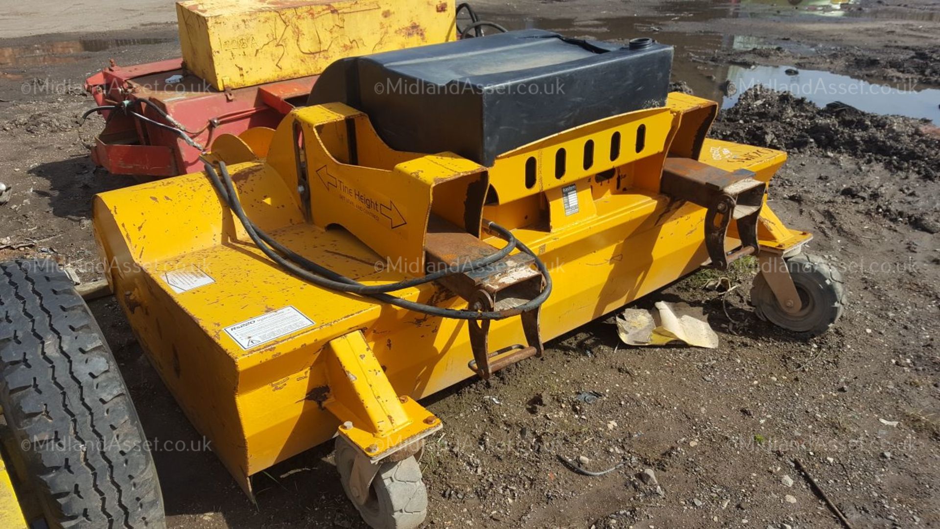 2011 EASTERN ATTACHMENTS RS220 SWEEPER, GOOD WORKING ORDER, RUNS OFF HYDRAULICS *PLUS VAT* - Bild 4 aus 6