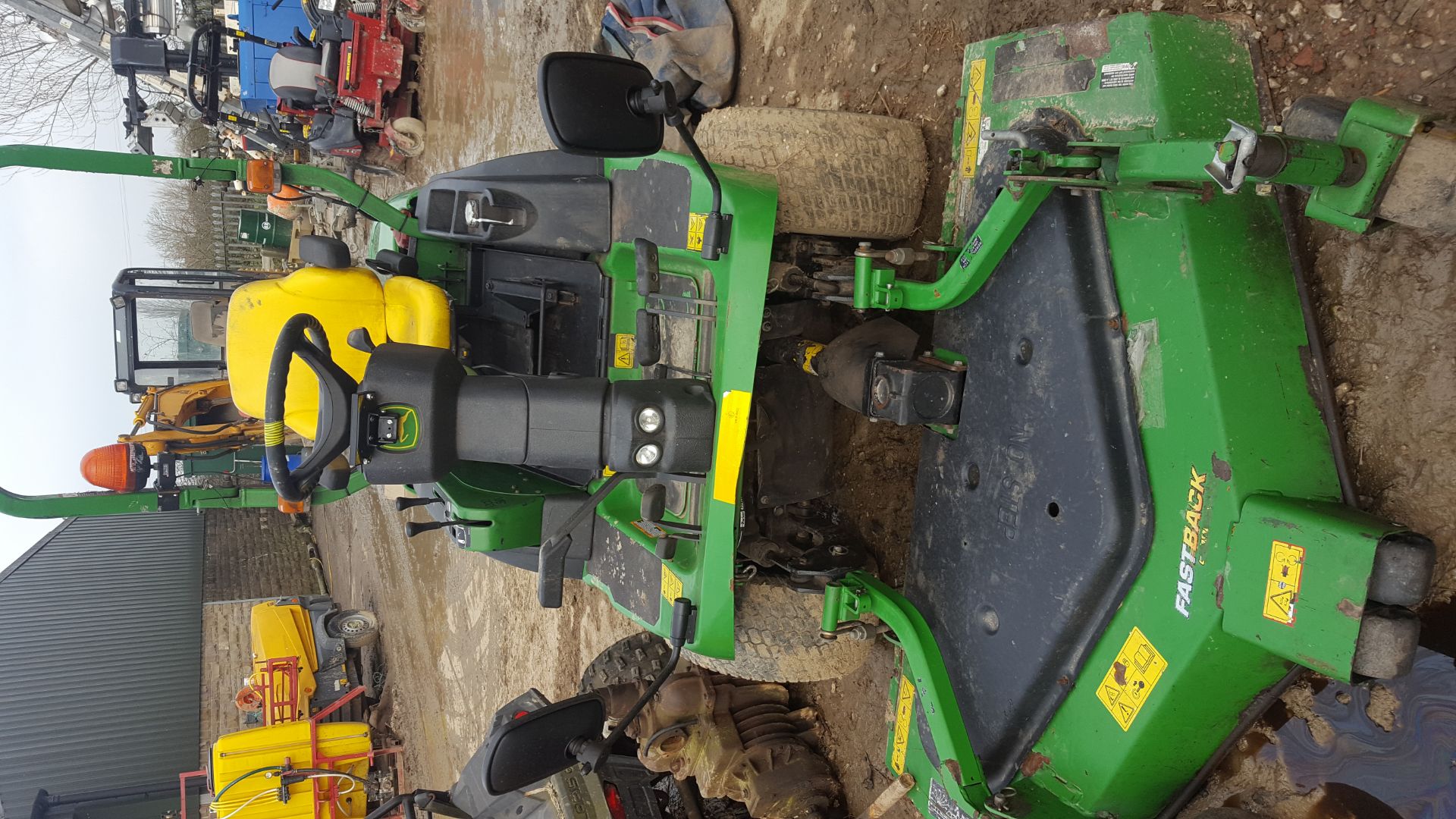 2012 JOHN DEERE 1445 4WD SERIES 2 RIDE ON LAWN MOWER, FLAT BATTERY BUT WORKS AS IT SHOULD *PLUS VAT* - Image 3 of 5