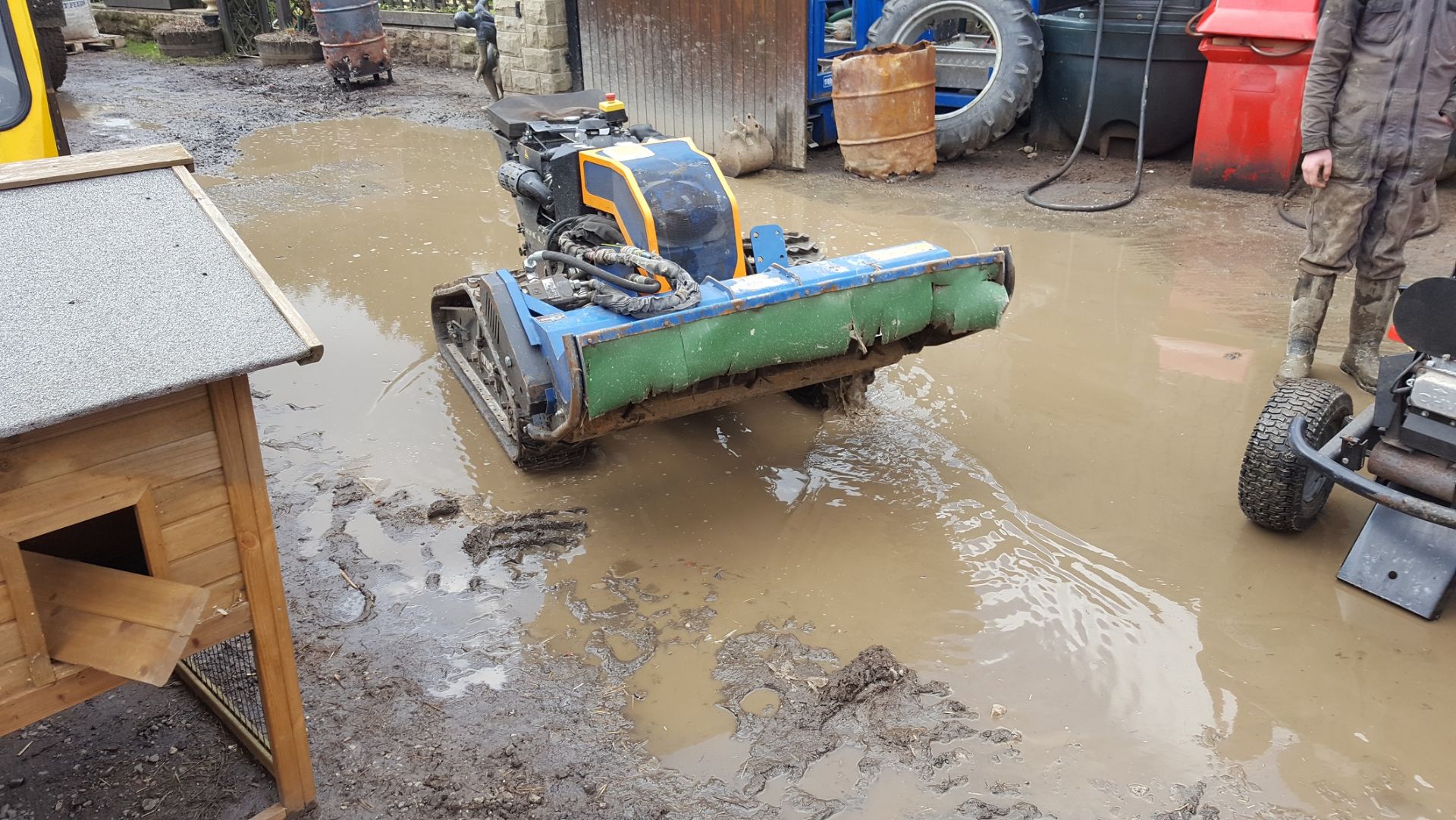 2012 IRUS DELTRAK 2.0 REMOTE CONTROL FLAIL MOWER WITH HYDRAULIC EXPANDING TRACKS *PLUS VAT* - Image 2 of 9