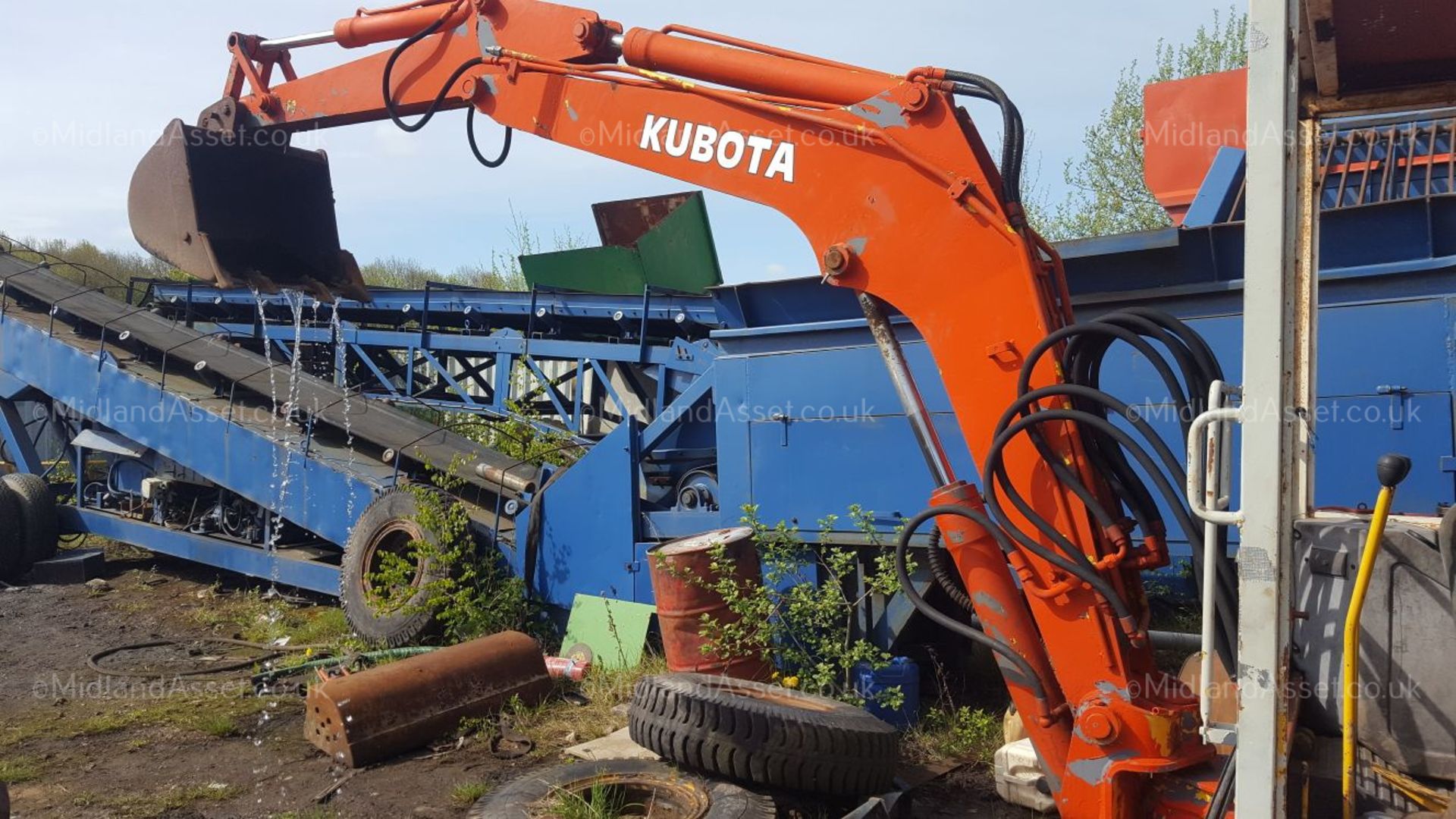 CIRCA 1990 KUBOTA KH14 3.5 TONNE TRACKED MINI DIGGER / EXCAVATOR, COMES WITH 2 BUCKETS *PLUS VAT* - Image 2 of 12