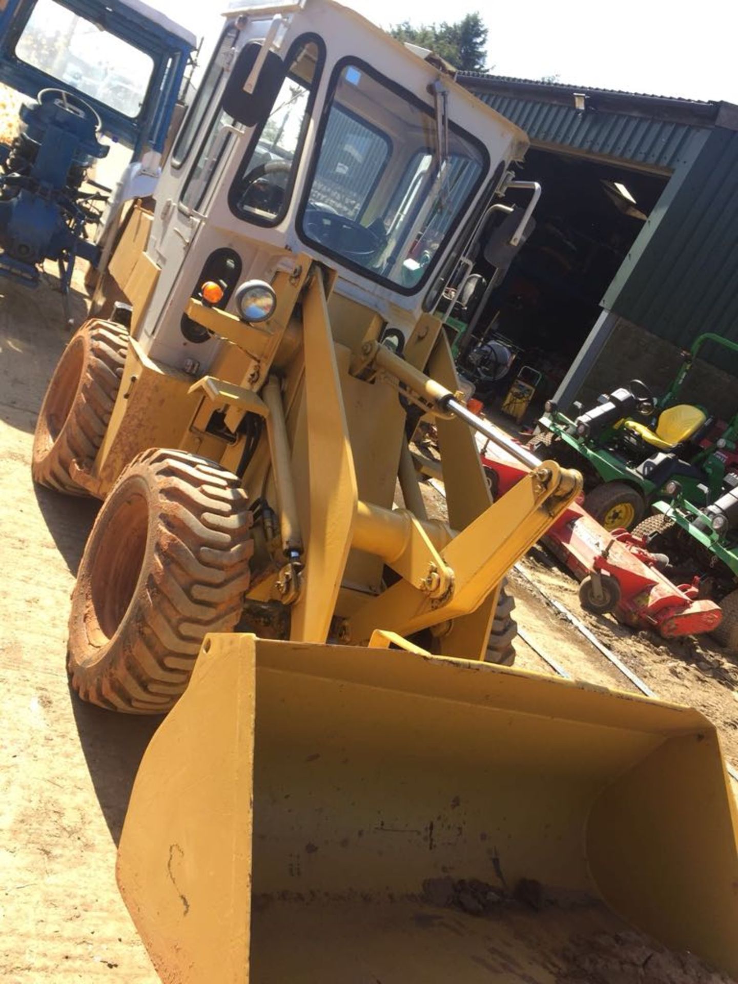 YEAR UNKNOWN YANMAR DIESEL LOADING SHOVEL WHEEL LOADER *PLUS VAT* - Image 2 of 8