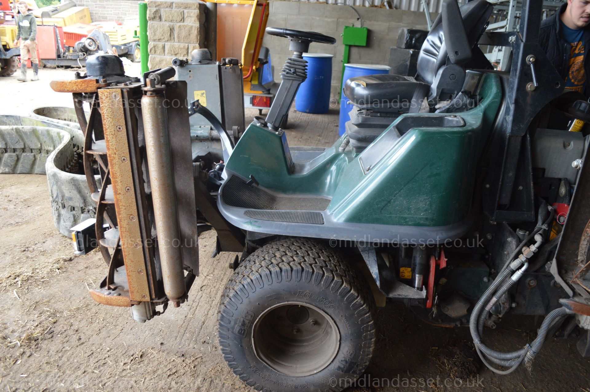 2005/55 REG HAYTER 5 GANG RIDE ON MOWER - Bild 8 aus 9