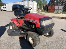 LAWNFLITE MODEL 444 RIDE-ON LAWN MOWER, STARTS, DRIVES AND CUTS *NO VAT*