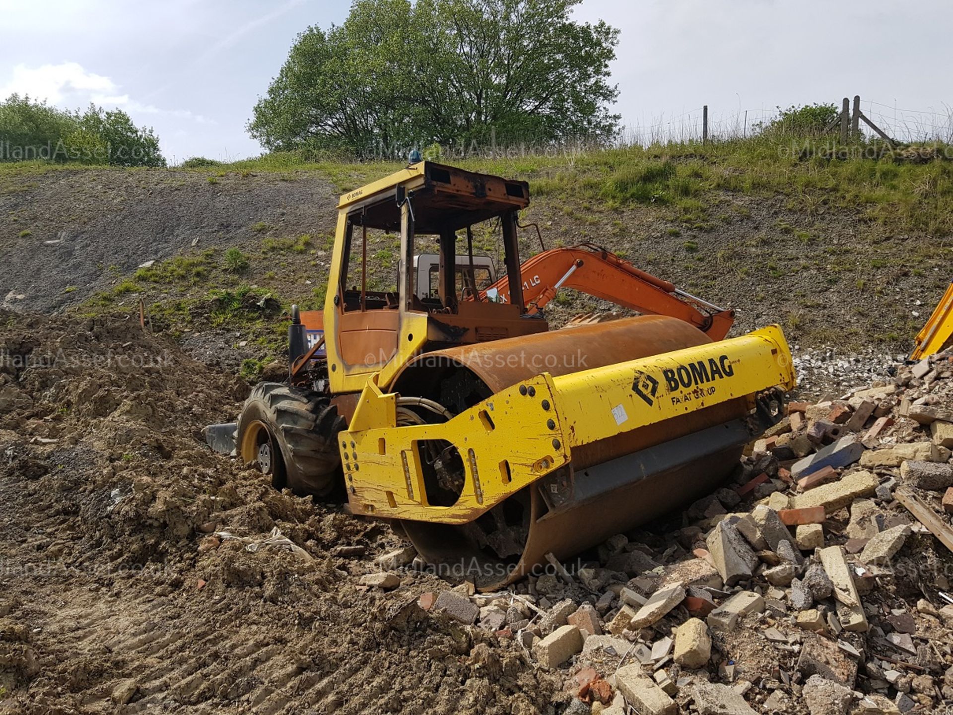 2016 BOMAG ROLLER BURNT OUT, ROLLER GOOD *PLUS VAT*