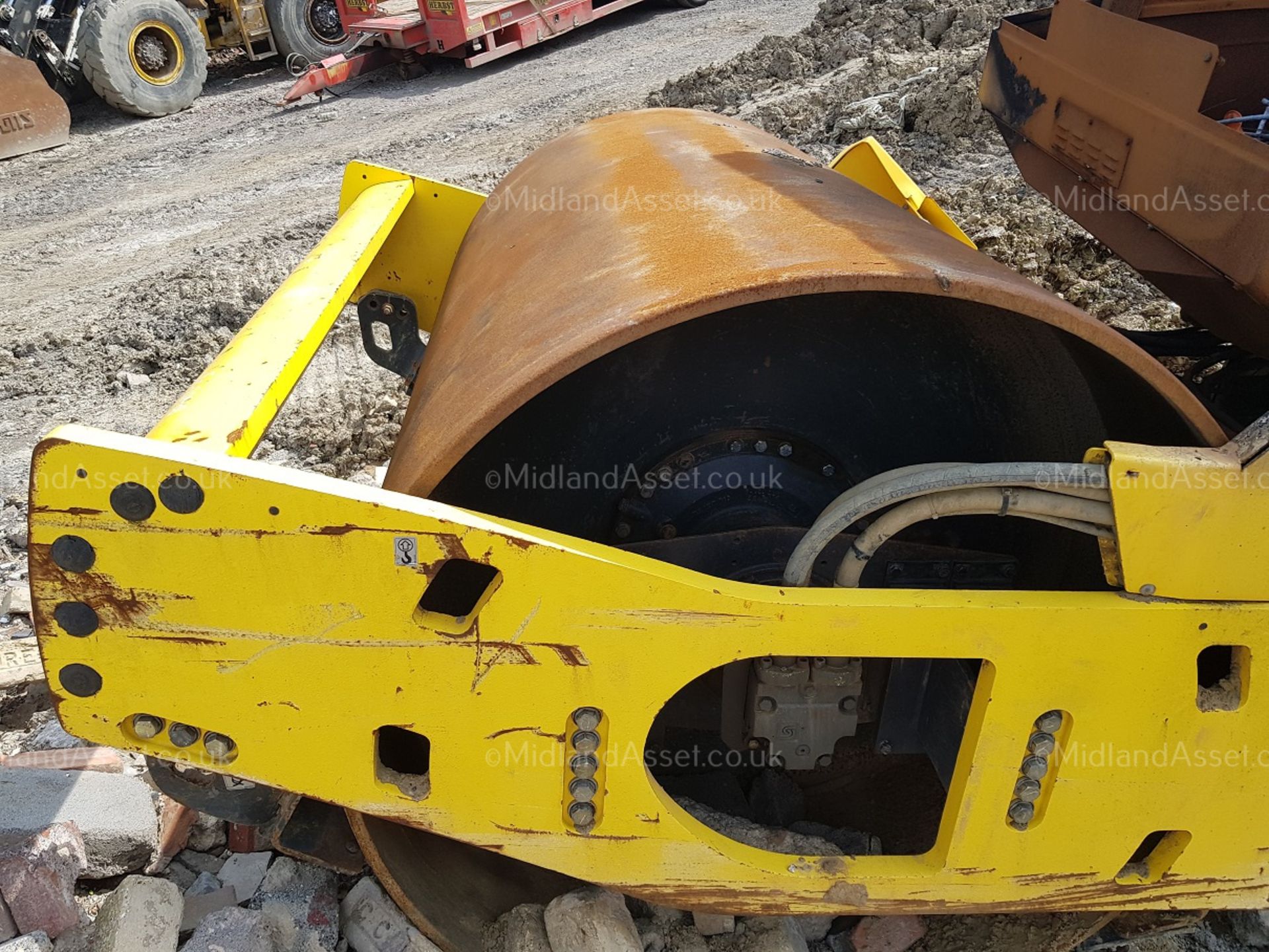 2016 BOMAG ROLLER BURNT OUT, ROLLER GOOD *PLUS VAT* - Image 8 of 10