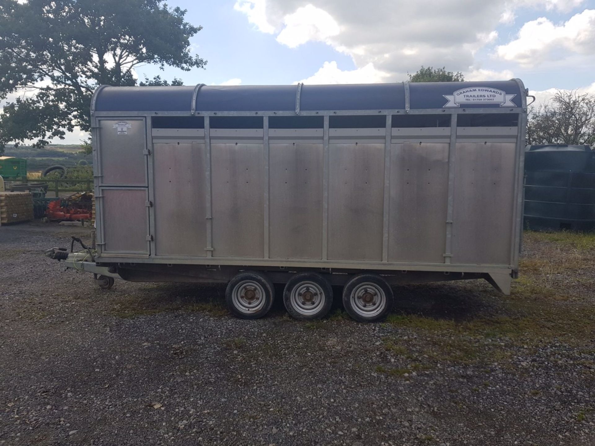 GRAHAM EDWARDS TRI-AXLE CATTLE TRAILER *PLUS VAT* - Image 2 of 4