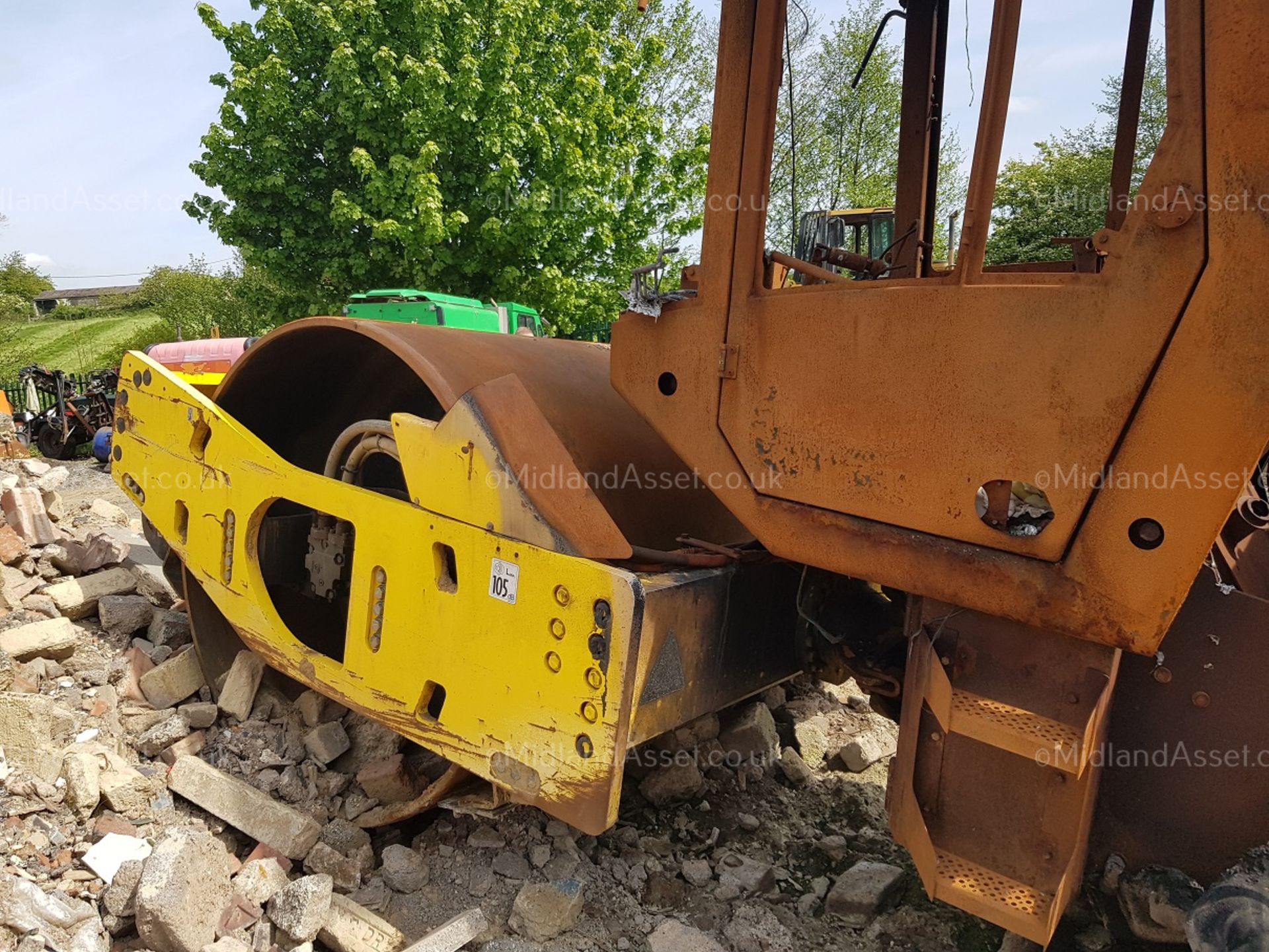 2016 BOMAG ROLLER BURNT OUT, ROLLER GOOD *PLUS VAT* - Image 5 of 10