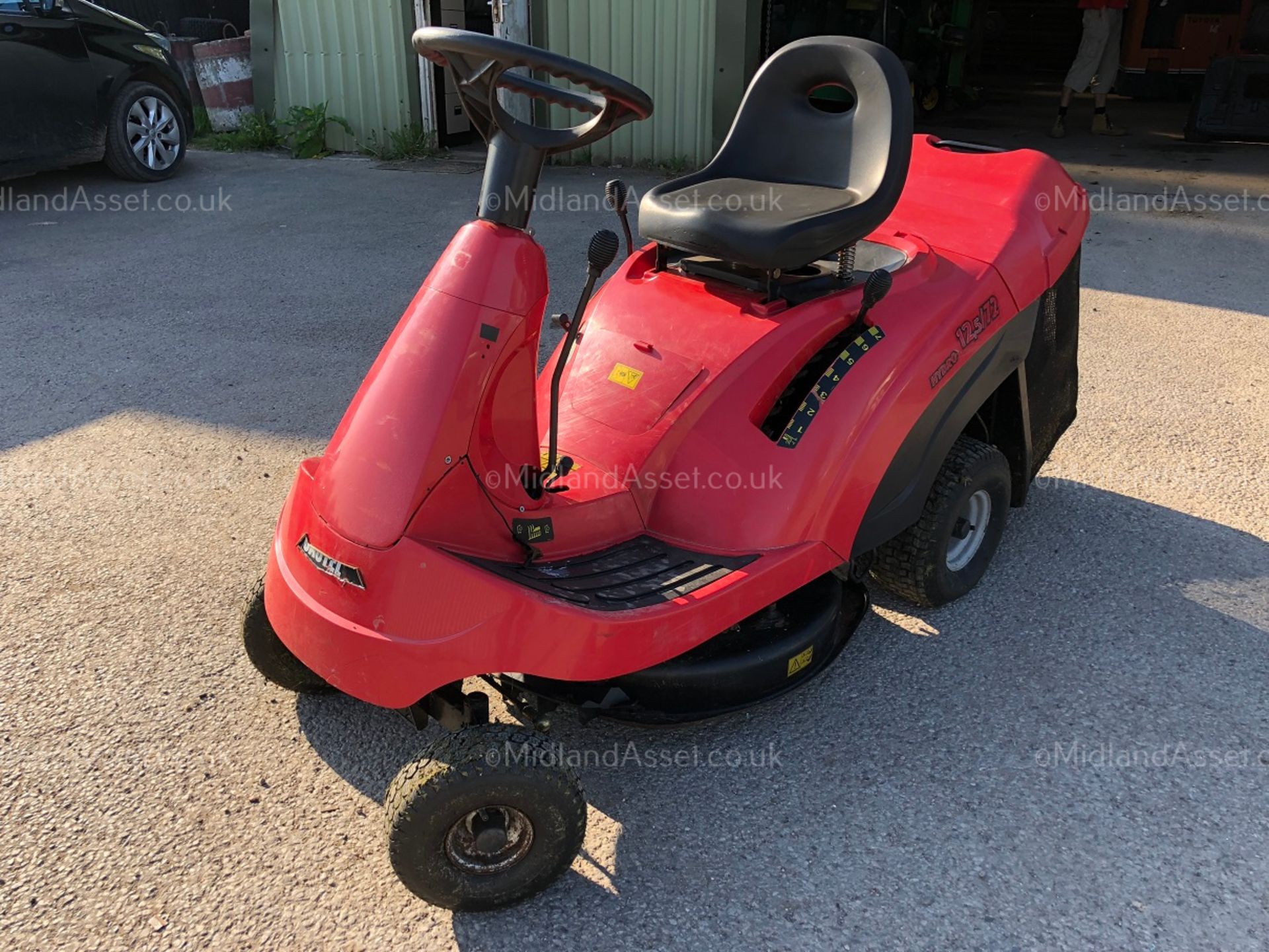 2002 CASTLEGARDEN F72 HYDRO RIDE ON LAWN MOWER *NO VAT* - Image 3 of 8