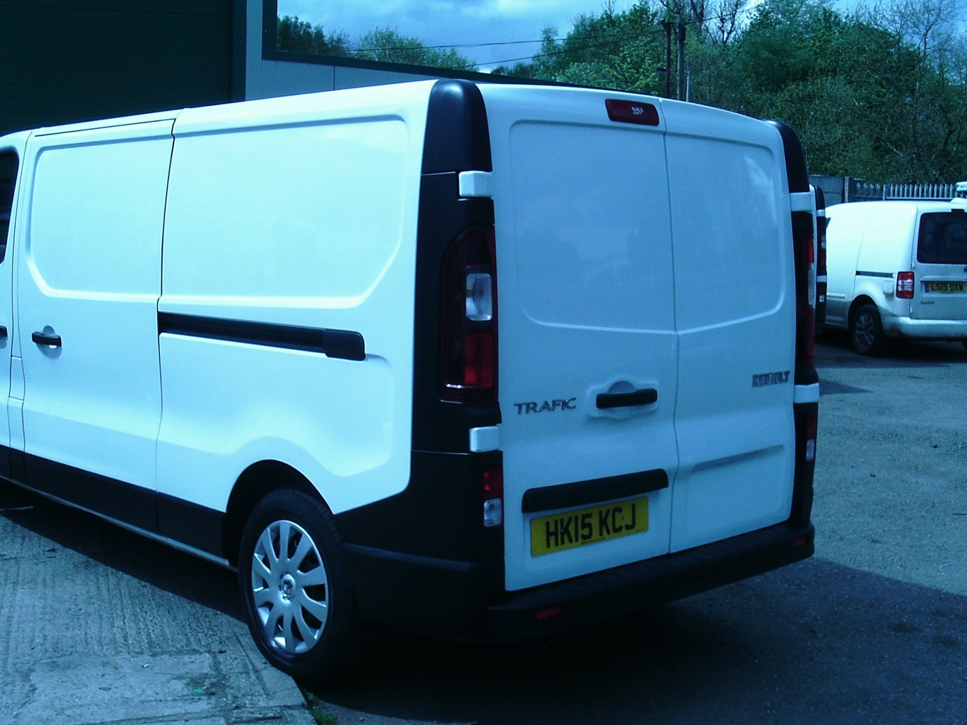 2015/15 REG RENAULT TRAFIC LL29 BUSINESS DCI WHITE DIESEL PANEL VAN, SHOWING 0 FORMER KEEPERS - Image 4 of 11