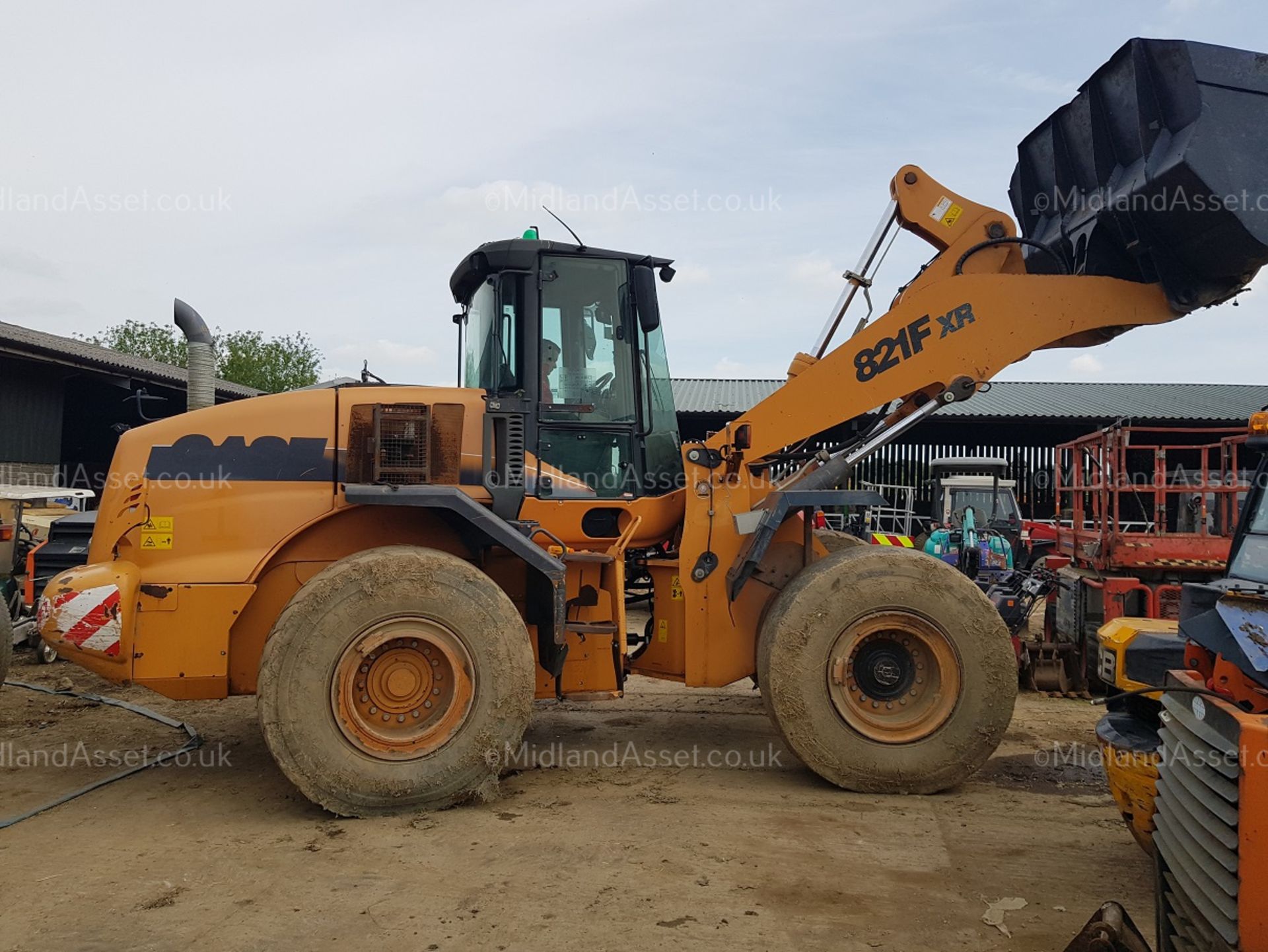 2011 CASE 821 FXR LOADING SHOVEL, STARTS, RUNS, DRIVES AND LIFTS *PLUS VAT*