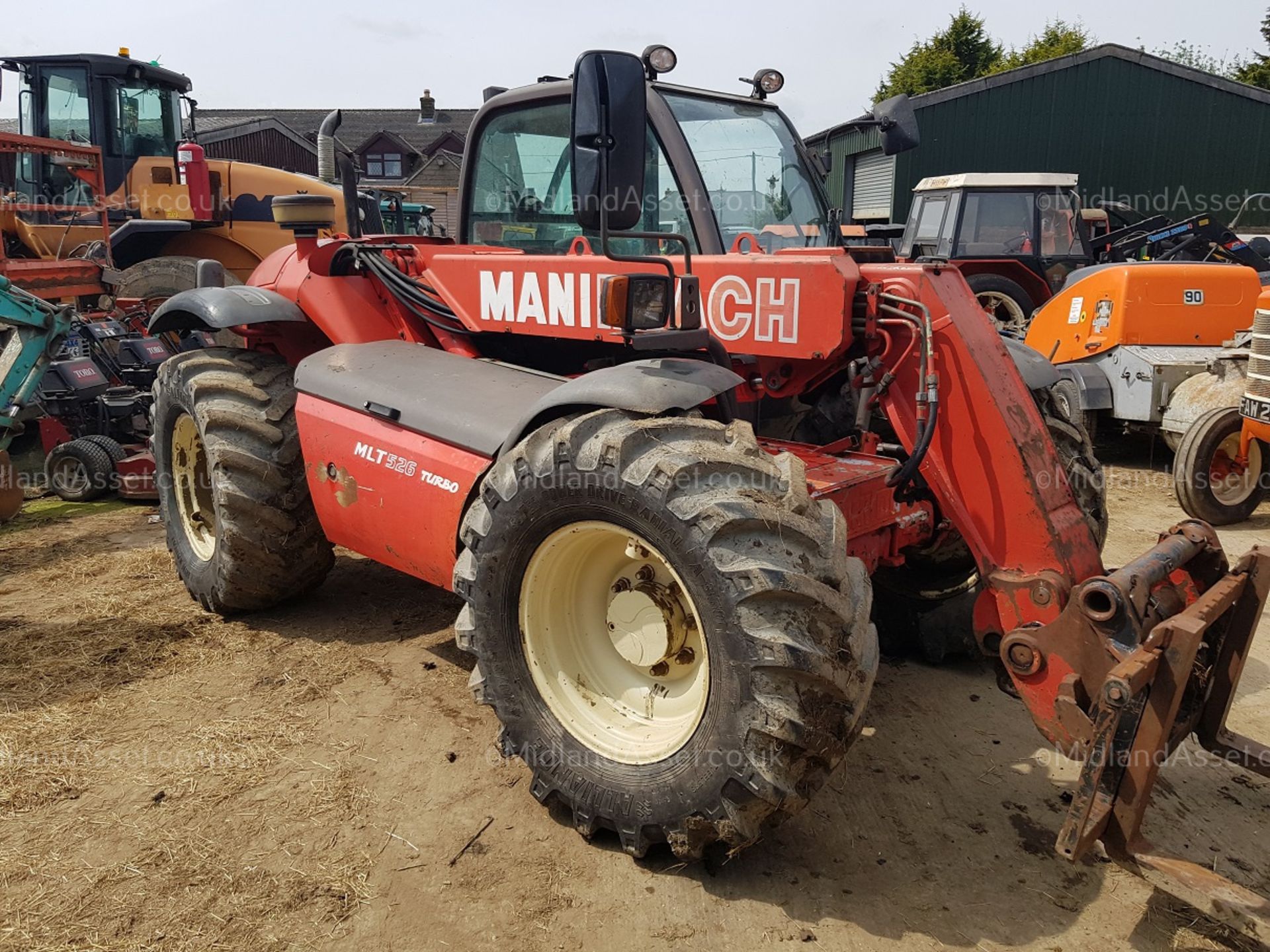 2004/04 REG MANITOU MLT 526 TURBO TELEHANDLER, STARTS, DRIVES AND LIFTS *PLUS VAT* - Image 8 of 10