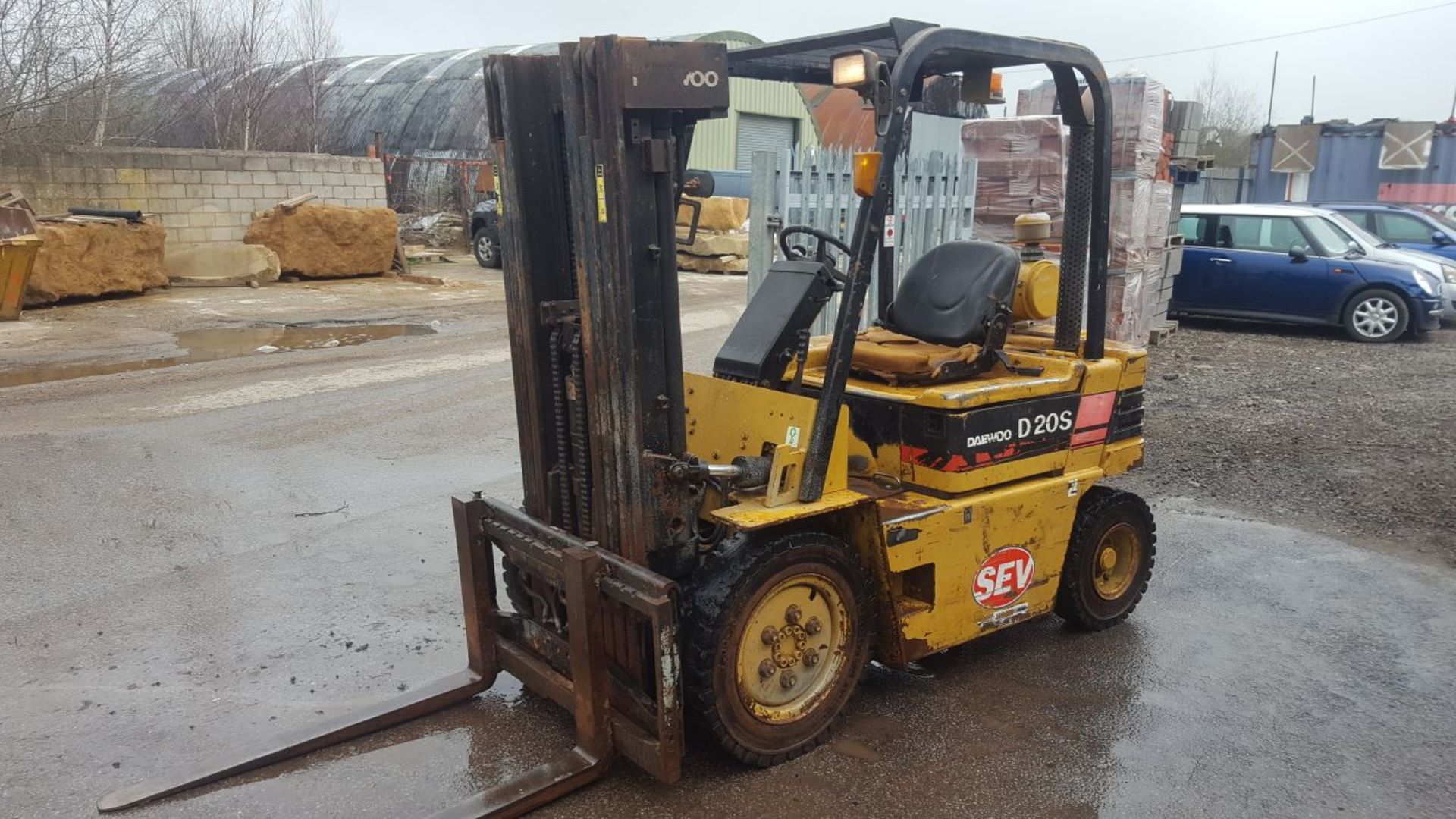 DAEWOO D20S-2 TONNE CONTAINER SPEC TRIPLE MAST FORKLIFT / FORKTRUCK *PLUS VAT* - Image 2 of 8