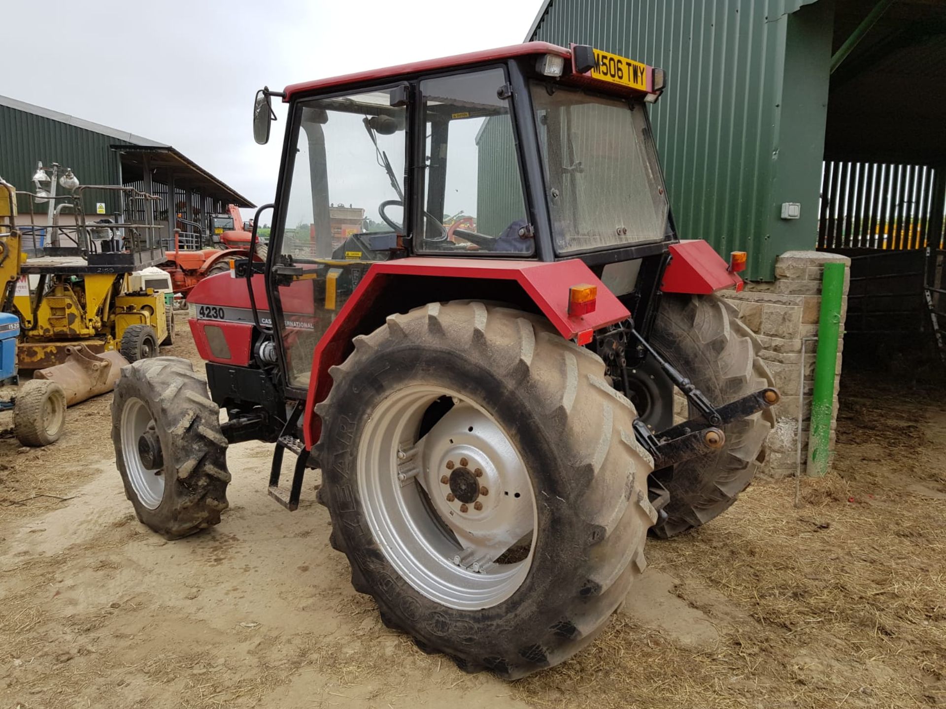 1994/M REG CASE 4230 INTERNATIONAL TRACTOR, STARTS, RUNS AND DRIVES *PLUS VAT* - Image 3 of 11