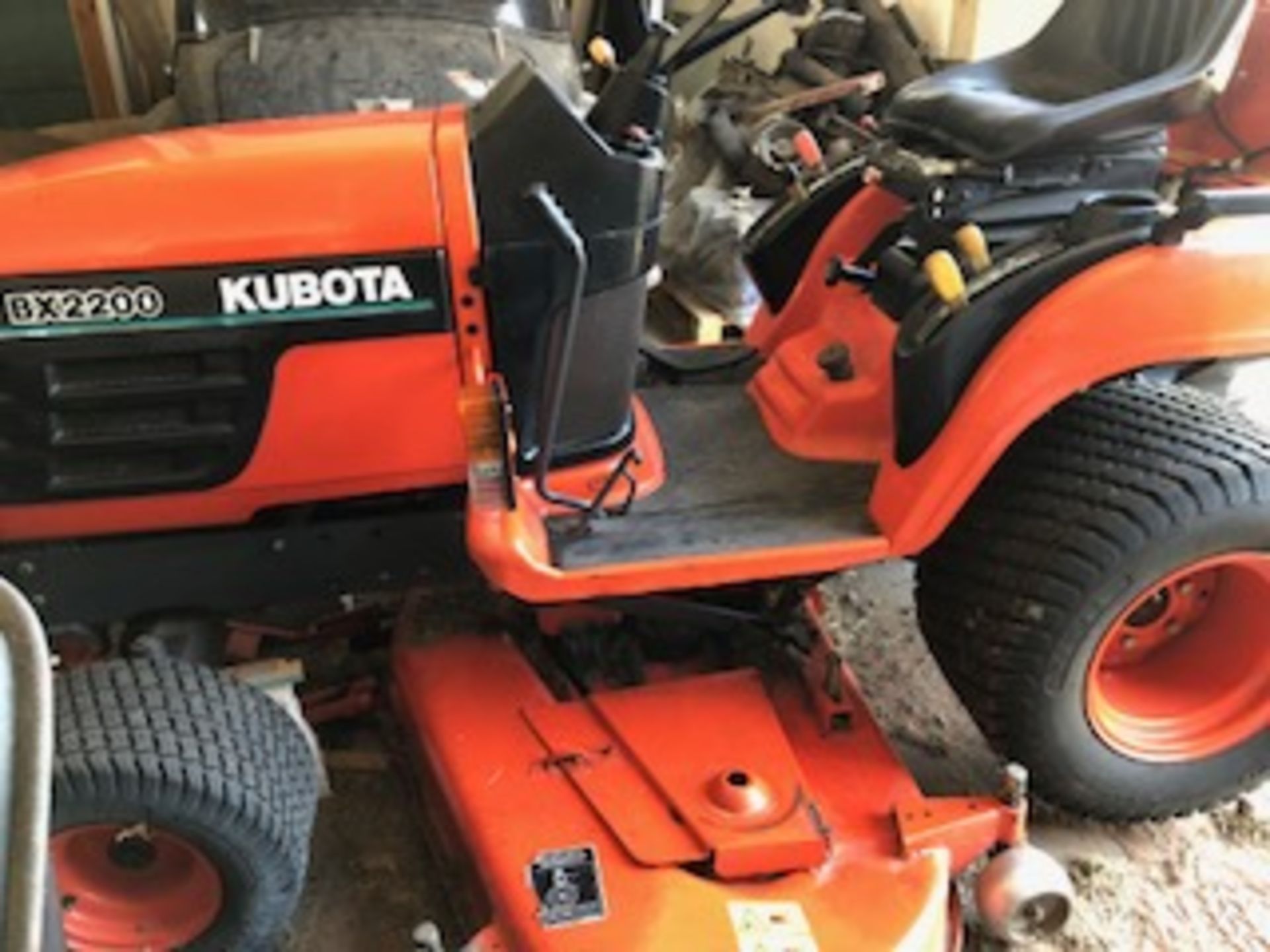 2000 KUBOTA BX COMPACT TRACTOR IN VERY GOOD CONDITION 54" HD CUTTING DECK *PLUS VAT* - Image 5 of 9