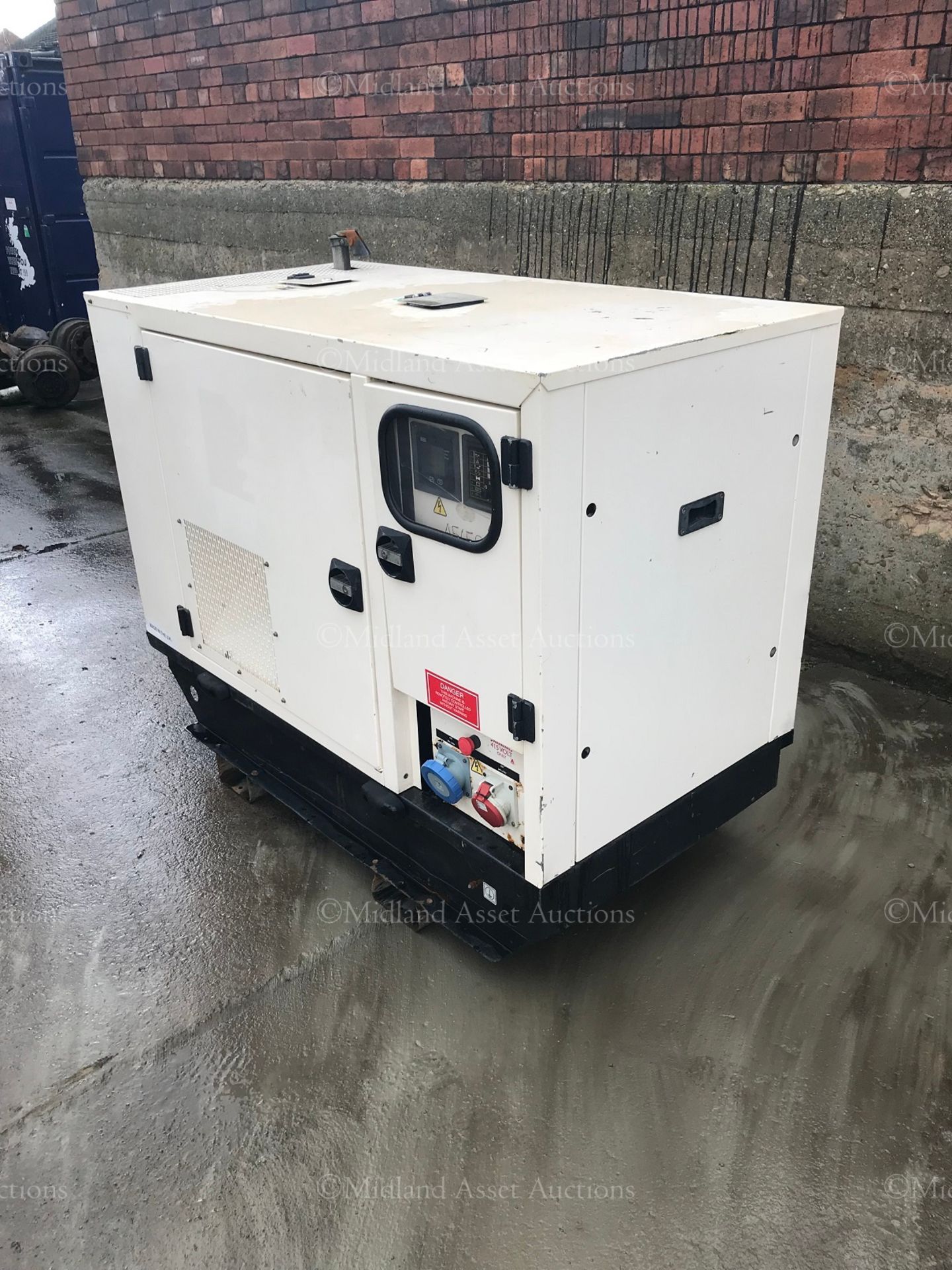 2011 FG WILSON 20KVA SUPER SILENCE GENERATOR, MODEL XD20P4 *PLUS VAT* - Image 7 of 7