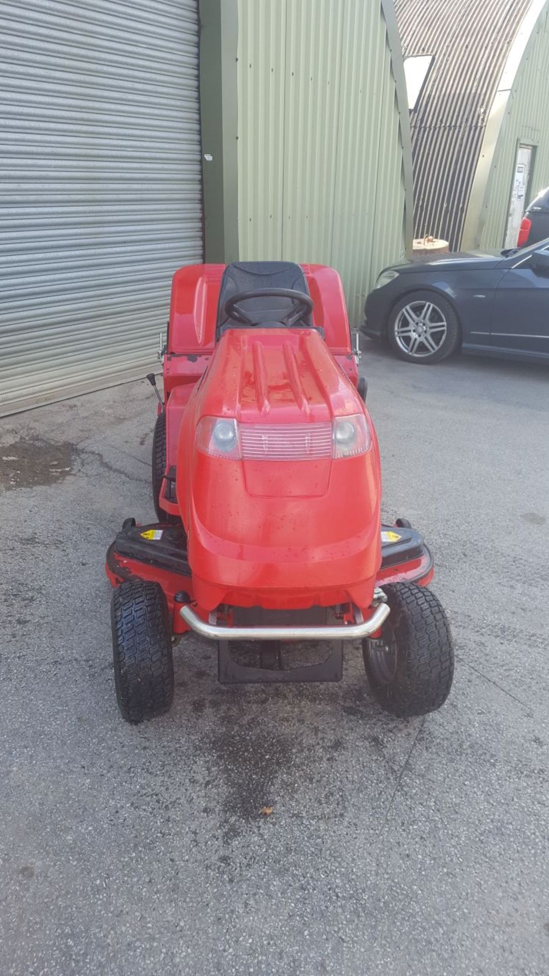 YEAR UNKNOWN COUNTAX D1850 DIESEL RIDE ON LAWN MOWER, IN GOOD WORKING ORDER *PLUS VAT* - Image 2 of 10