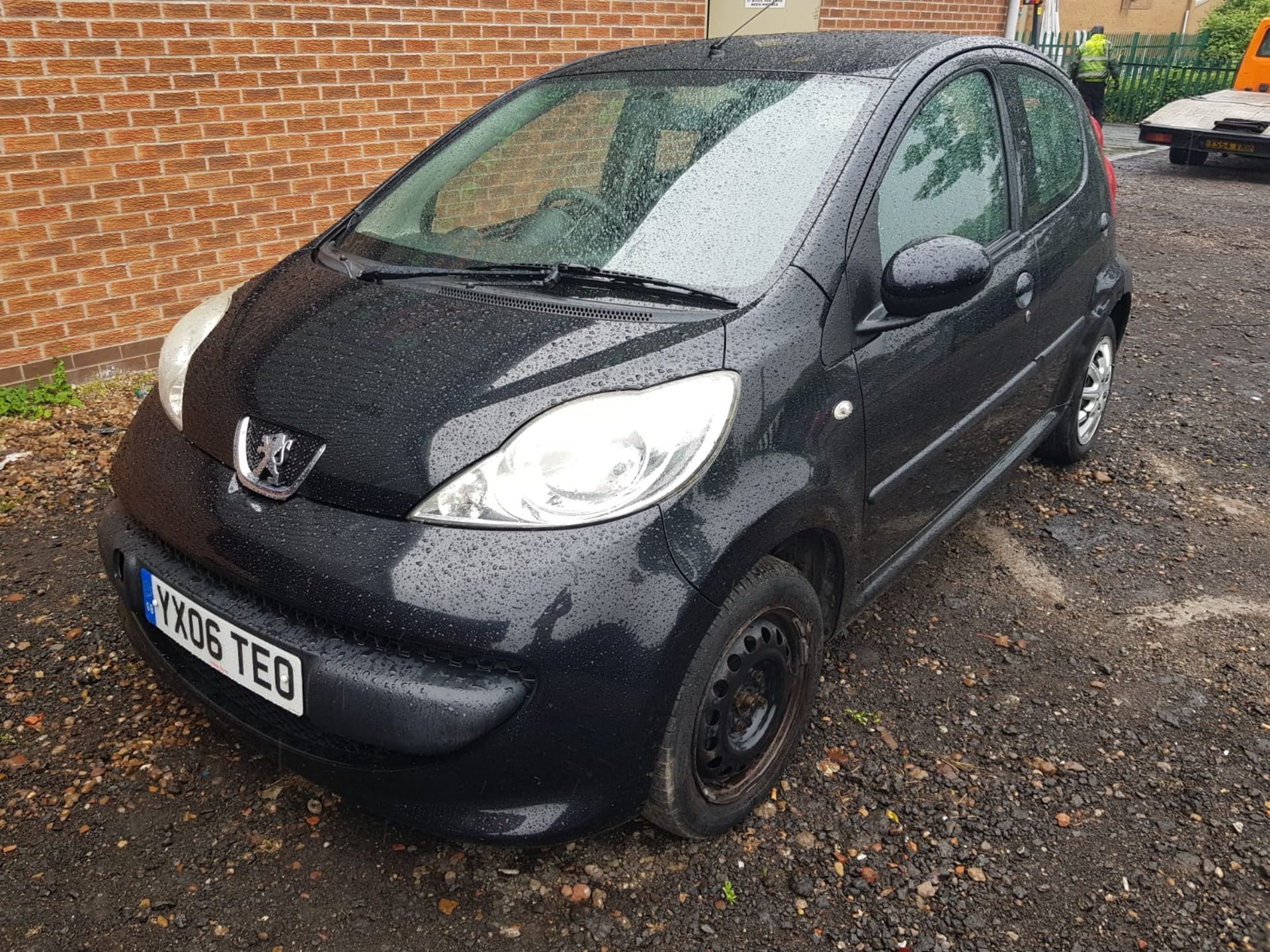 2006/06 REG PEUGEOT 107 URBAN 998CC BLACK PETROL 5 DOOR HATCHBACK *NO VAT* - Image 2 of 10