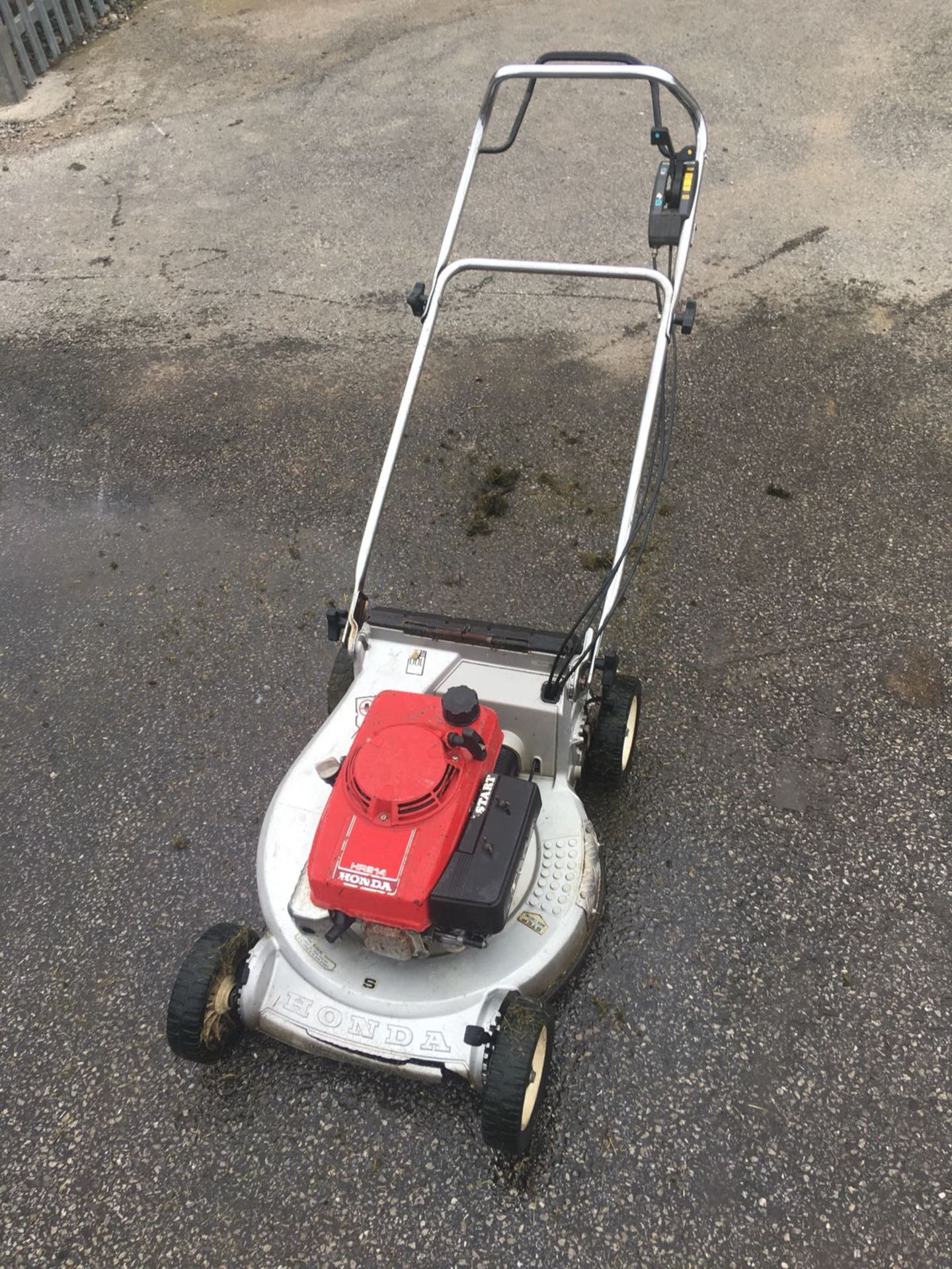 HONDA WALK BEHIND PUSH MOWER PULL START, HONDA HR214 ENGINE *NO VAT*