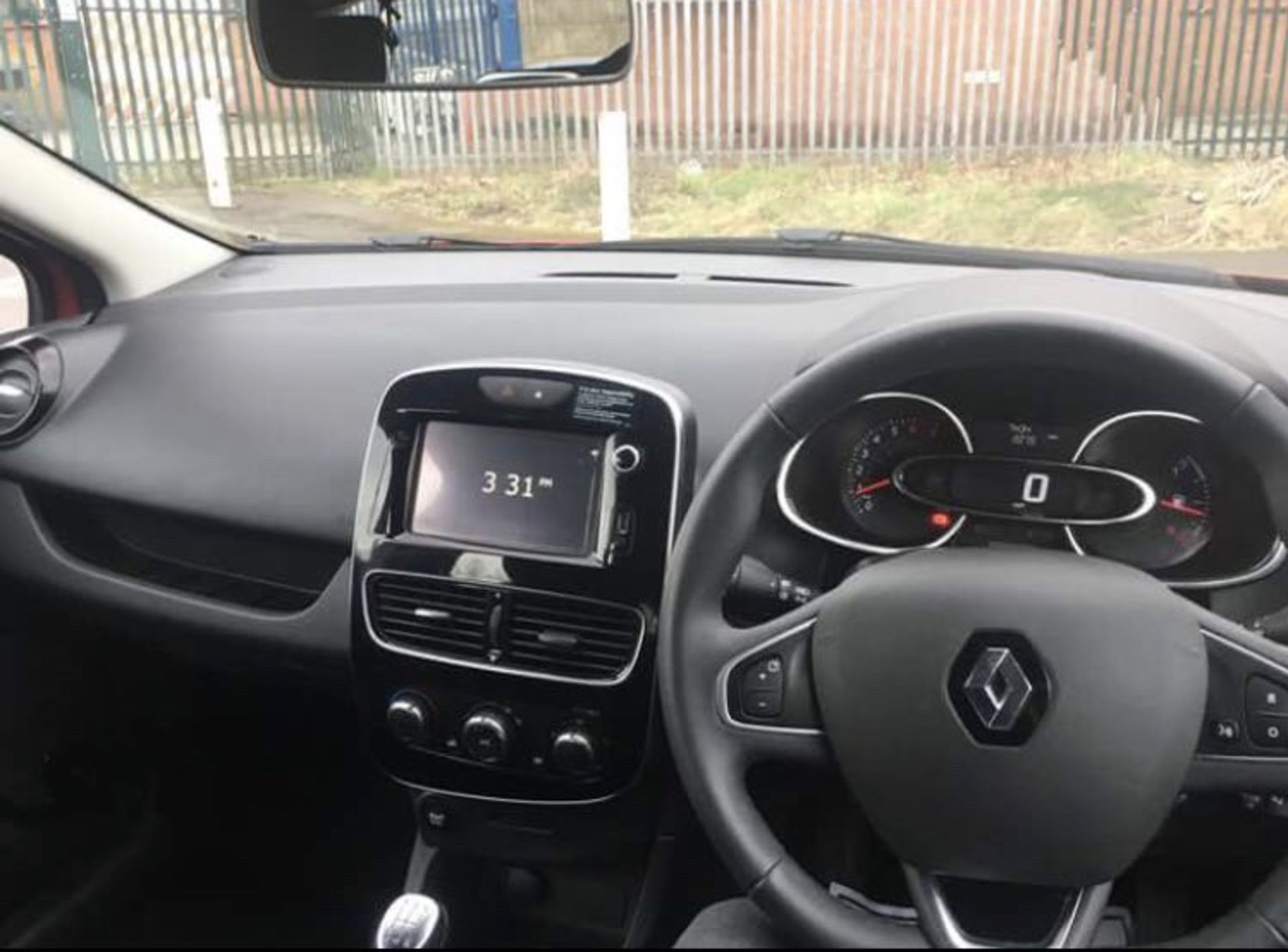 2017/17 REG RENAULT CLIO DYNAMIQUE NAV RED 1.2 PETROL 5 DOOR HATCHBACK *NO VAT* - Image 5 of 6