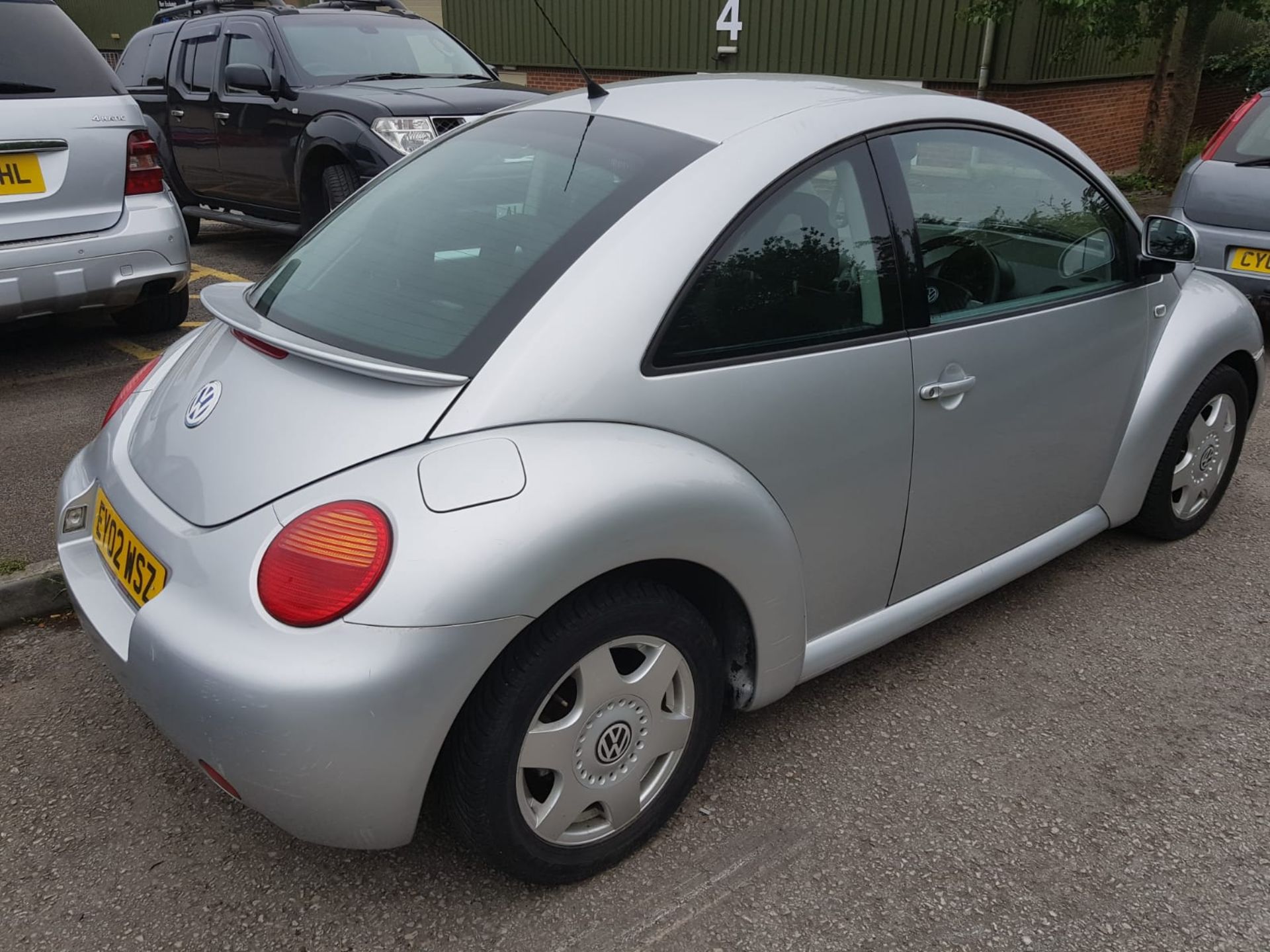 2002/02 REG VOLKSWAGEN BEETLE SILVER PETROL 3 DOOR HATCHBACK *NO VAT* - Image 4 of 11