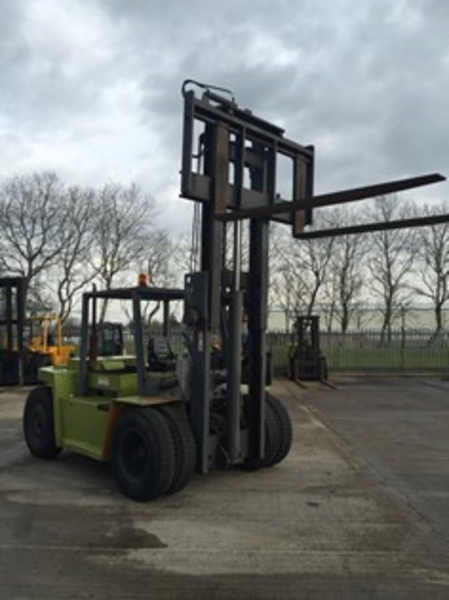 1989 LANCER BOSS CD20 COUNTERBALANCE DIESEL POWERED TWIN WHEEL FORKLIFT *PLUS VAT* - Image 3 of 3