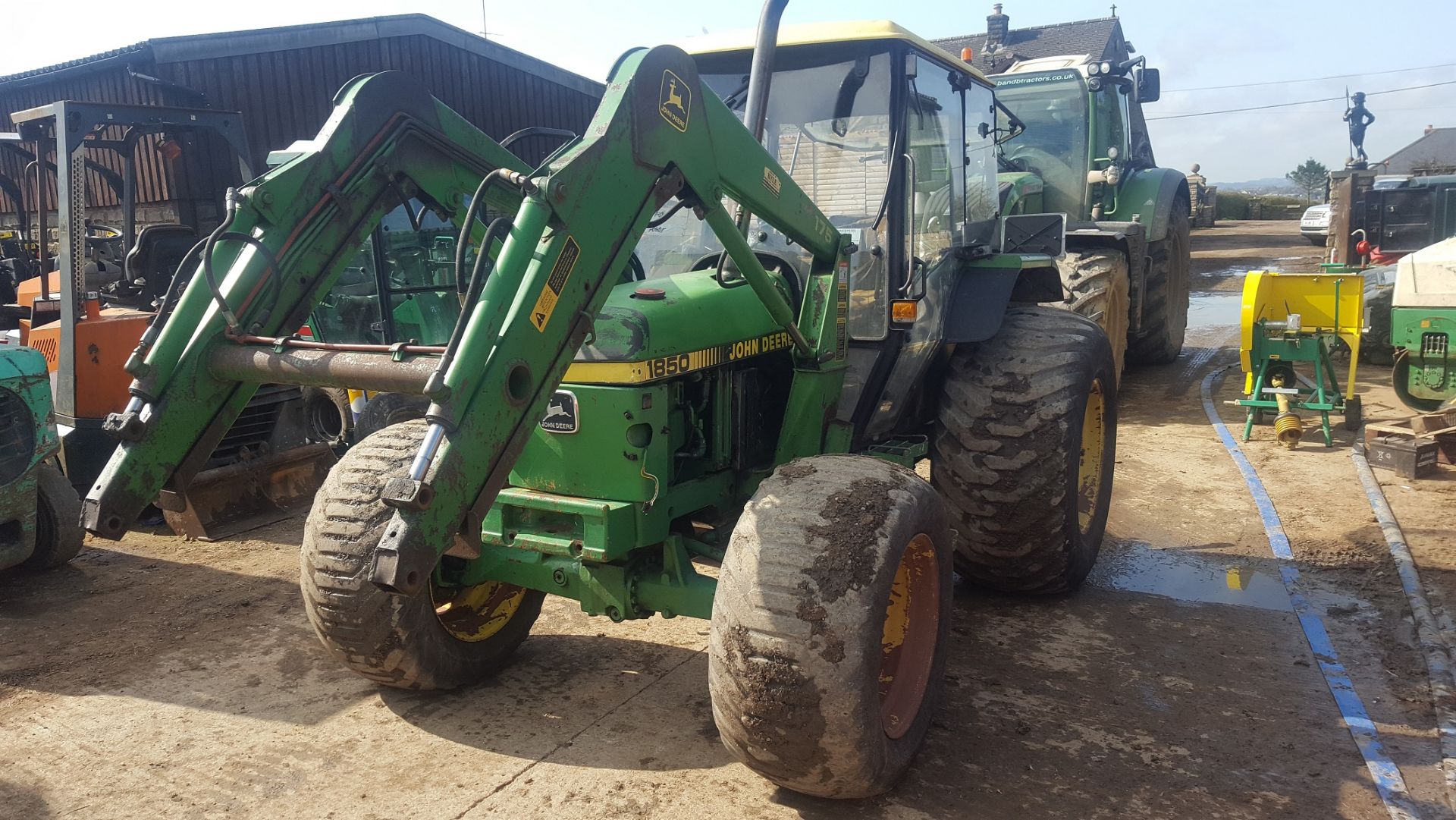 1988 JOHN DEERE 1850 DIESEL LOADING TRACTOR, STARTS, RUNS AND LIFTS *PLUS VAT*