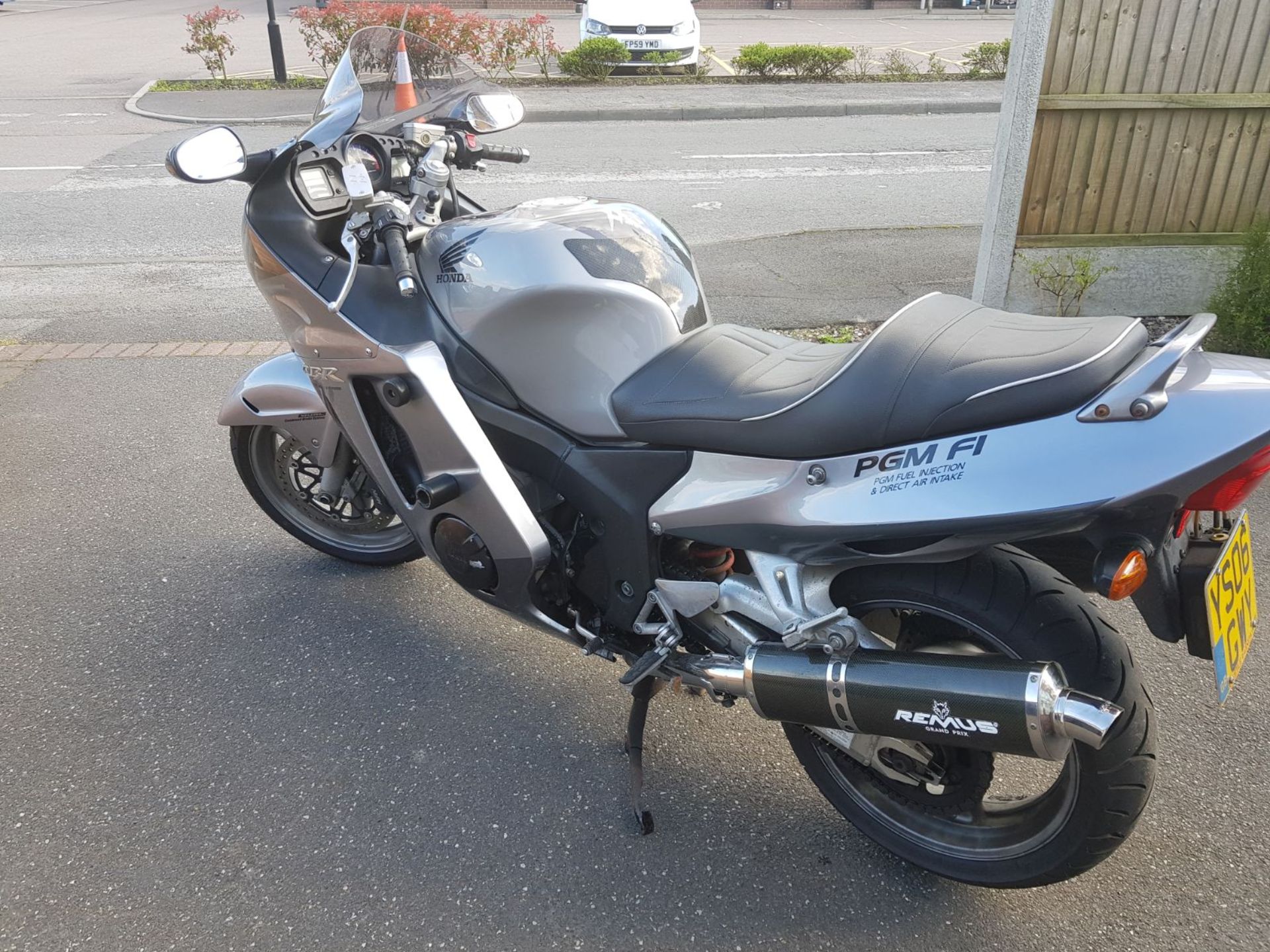 2006/06 REG HONDA CBR 1100 XX SUPER BLACK-BIRD X-6 FUEL INJECTION, SILVER PETROL MOTORCYCLE *NO VAT* - Image 2 of 10