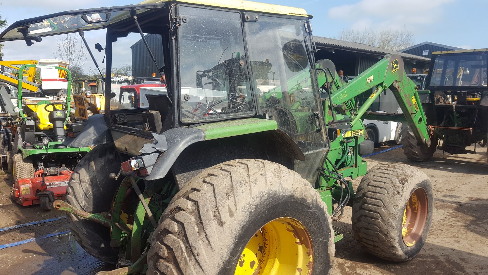 1988 JOHN DEERE 1850 DIESEL LOADING TRACTOR, STARTS, RUNS AND LIFTS *PLUS VAT* - Image 3 of 12