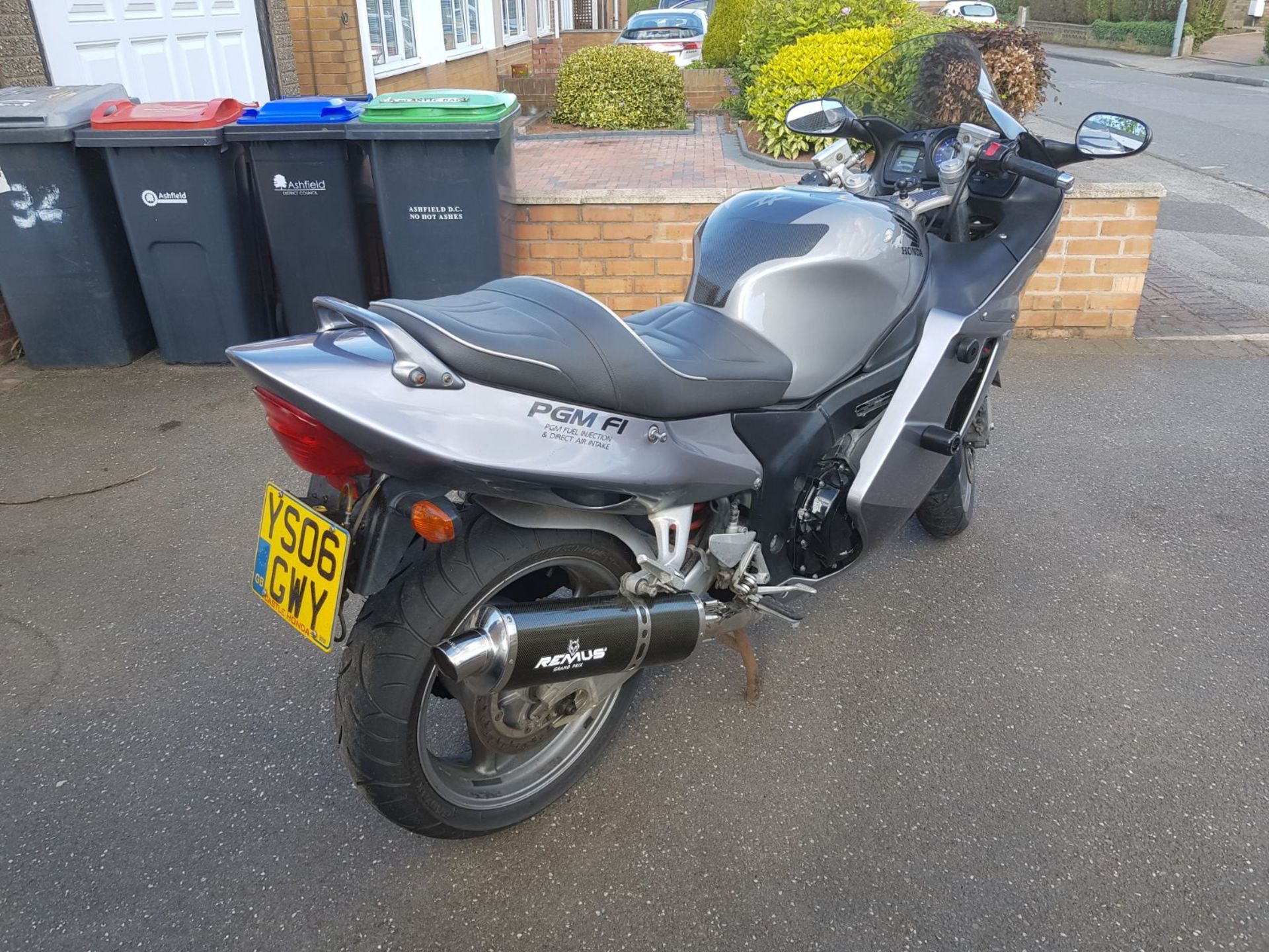 2006/06 REG HONDA CBR 1100 XX SUPER BLACK-BIRD X-6 FUEL INJECTION, SILVER PETROL MOTORCYCLE *NO VAT* - Image 9 of 10