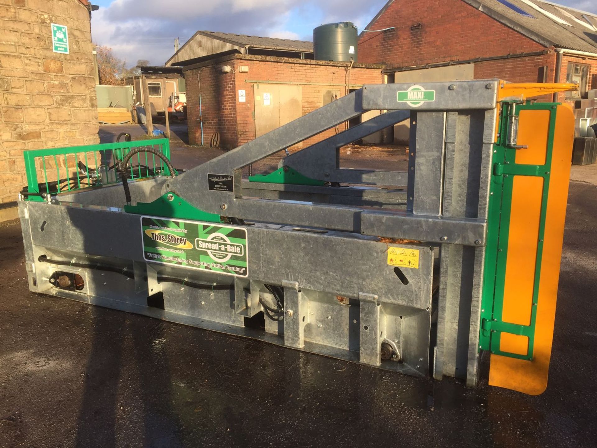 2015 WILFRED SCRUTON SPREADER BALE MAXI GALVANISED - NEARLY NEW CONDITION *PLUS VAT* - Image 2 of 5