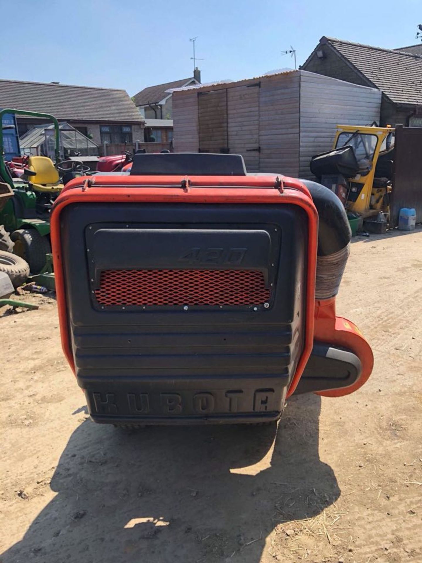 1996 KUBOTA G1900 HST DIESEL RIDE ON LAWN MOWER *NO VAT* - Image 6 of 7