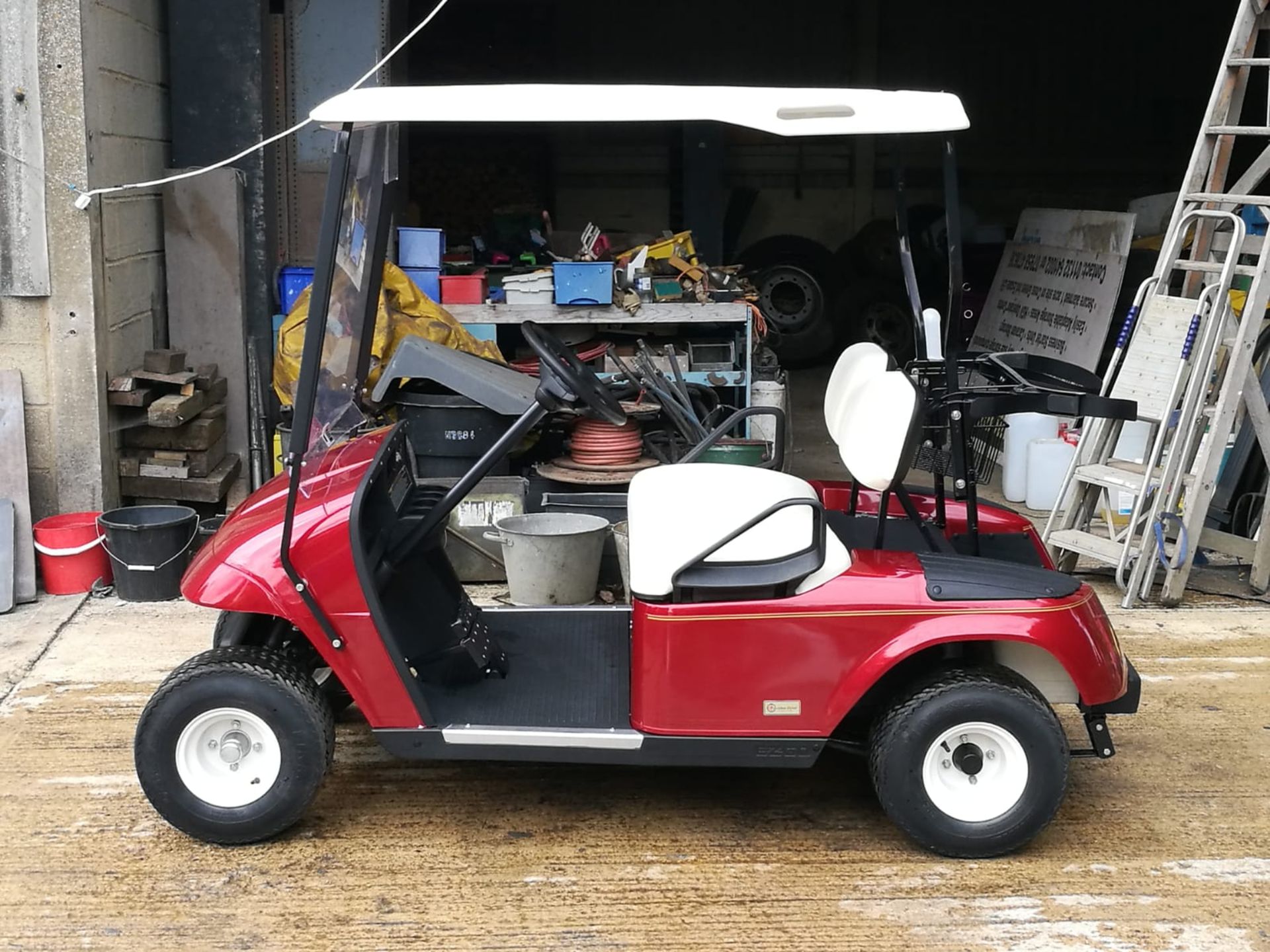 EZGO GOLF BUGGY - ONLY 2 HOURS FROM NEW *PLUS VAT* - Image 4 of 7