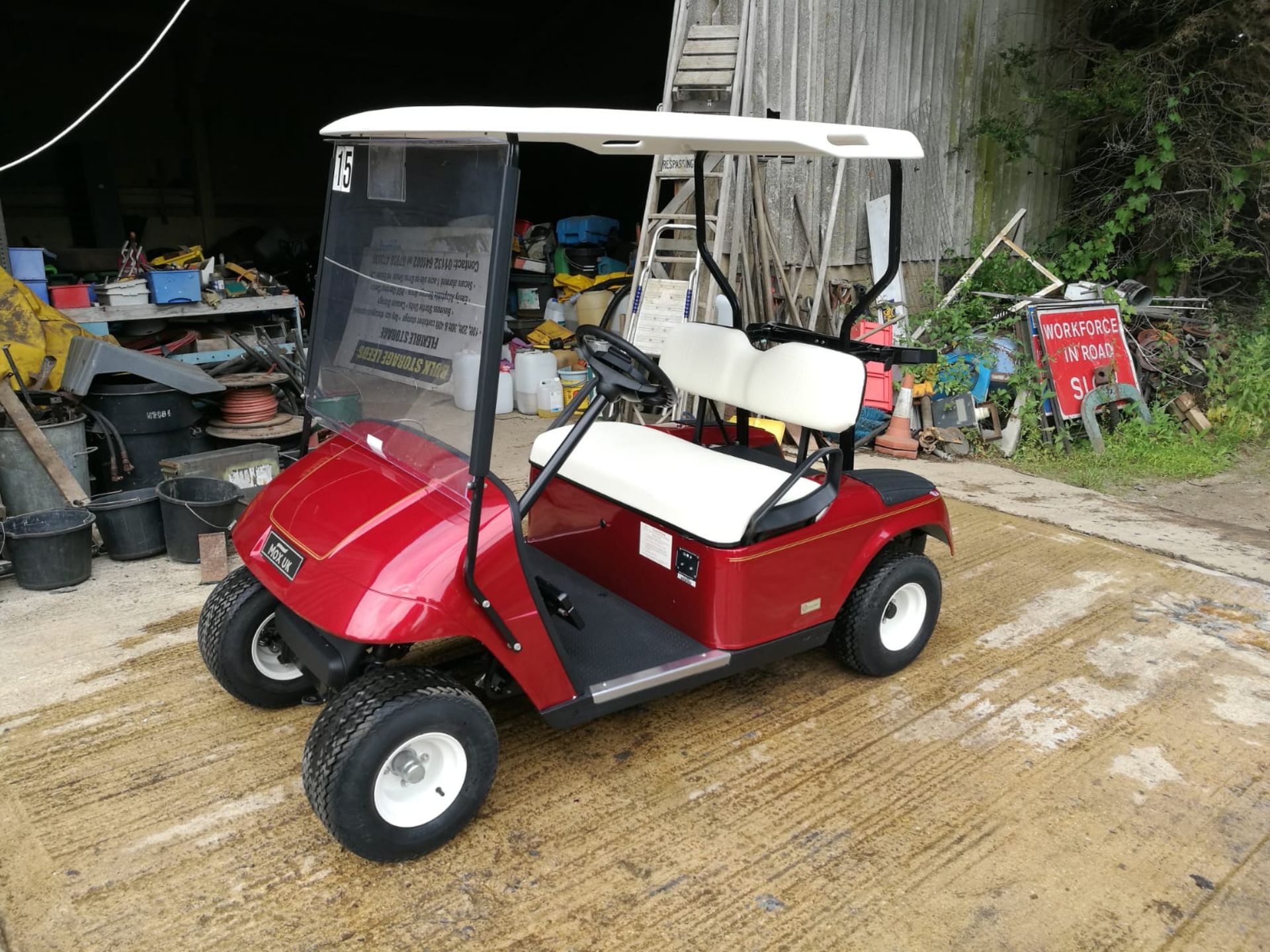 EZGO GOLF BUGGY - ONLY 2 HOURS FROM NEW *PLUS VAT* - Image 6 of 7