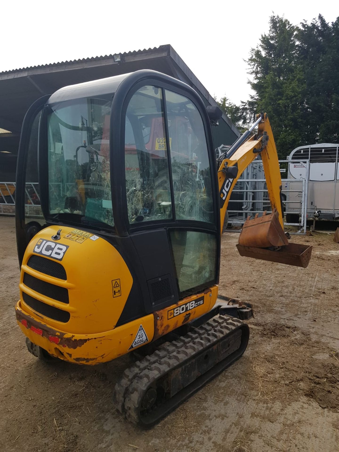 2013 JCB 8018 CTS TRACKED MINI DIGGER / EXCAVATOR, WITH EXPANDING TRACKS & 2X BUCKETS *PLUS VAT* - Image 3 of 8