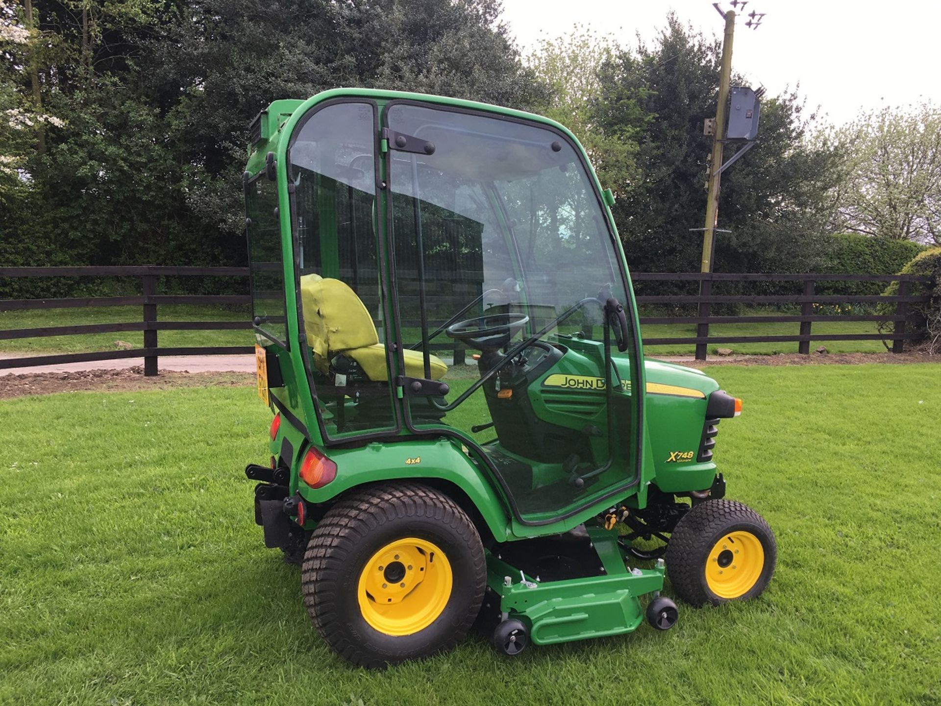 2011 JOHN DEERE X748 RIDE ON MOWER - Image 7 of 7