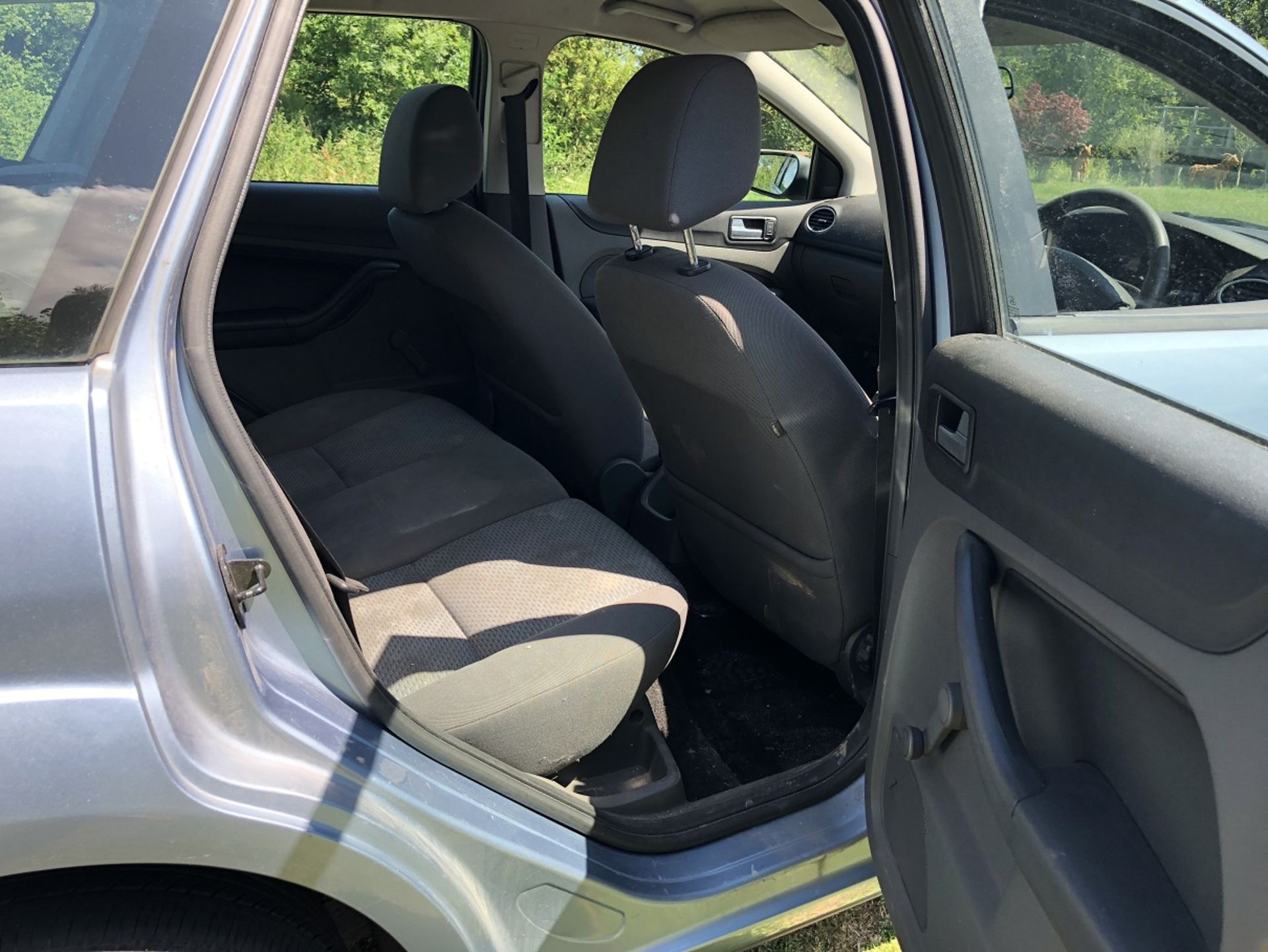 2006/06 REG FORD FOCUS LX TDCI 90, SHOWING 2 FORMER KEEPERS - Image 12 of 18