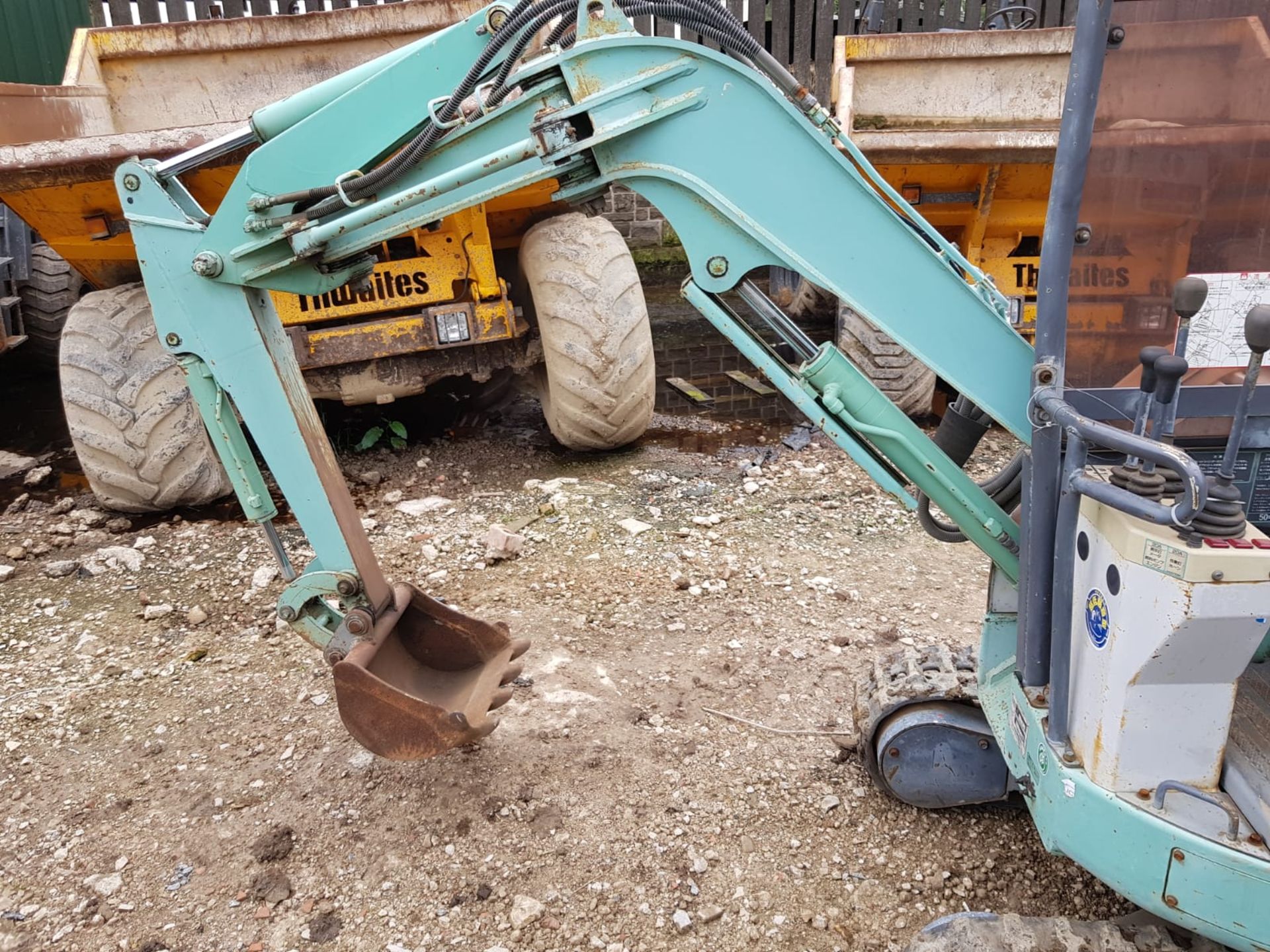 IHI IS-9UX TRACKED MINI DIGGER / EXCAVATOR, ZERO SWING, STARTS, DRIVES AND DIGS *PLUS VAT* - Image 5 of 13