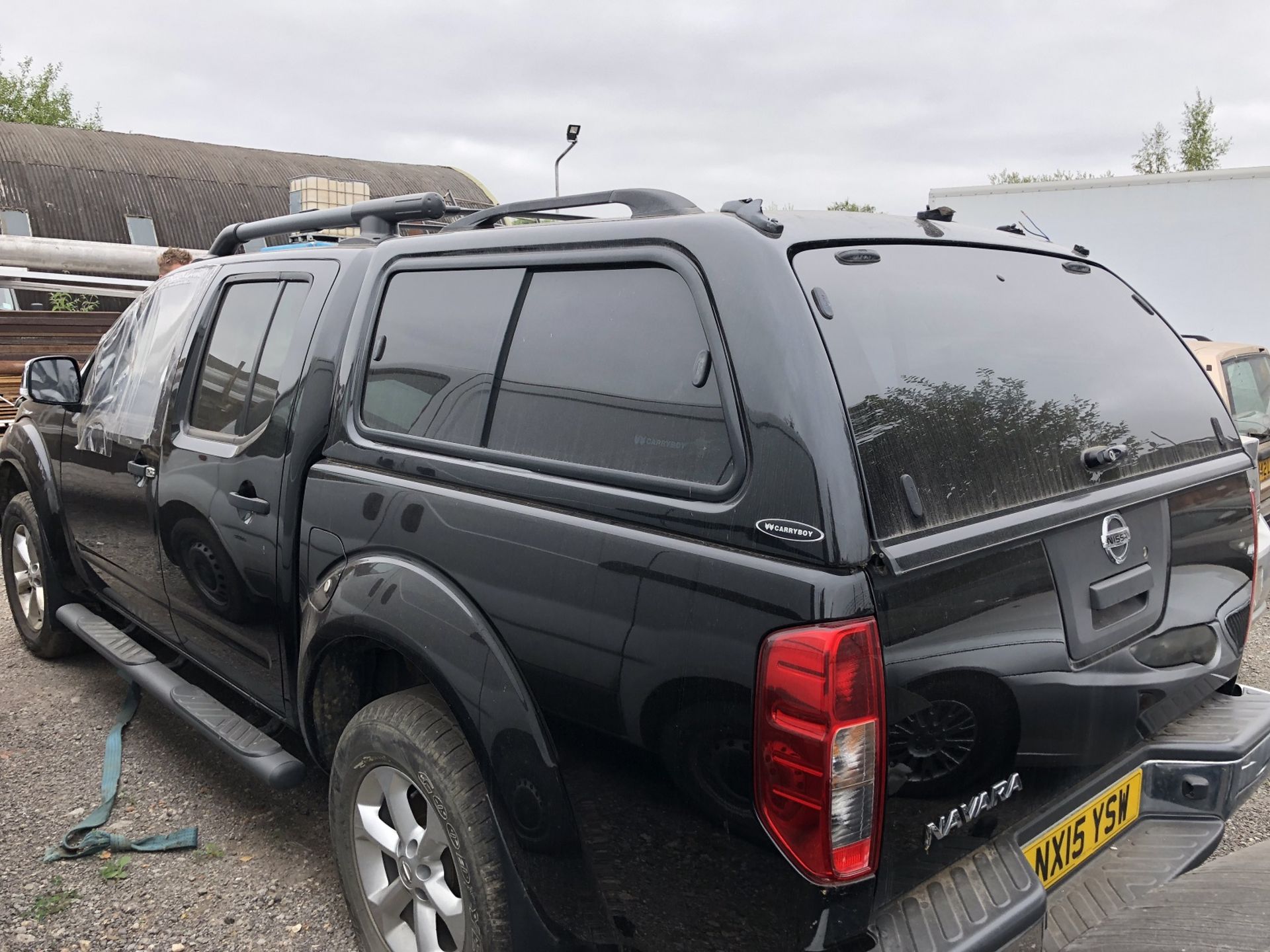 2015/15 REG NISSAN NAVARA TEKNA DCI BLACK DIESEL PICK-UP, SHOWING 0 FORMER KEEPERS *NO VAT* - Image 7 of 23