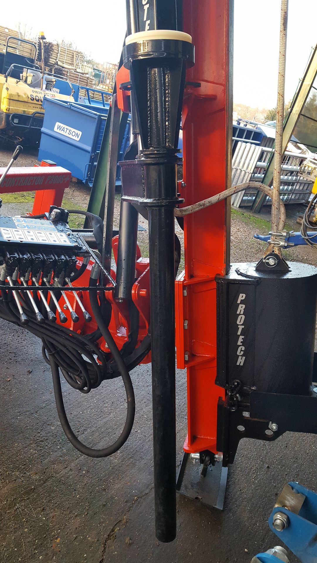 BRAND NEW, NEVER USED 2017 PROTECH 300S+ CONTRACTOR RED POST KNOCKER INC ROCK SPIKE *PLUS VAT* - Image 3 of 6