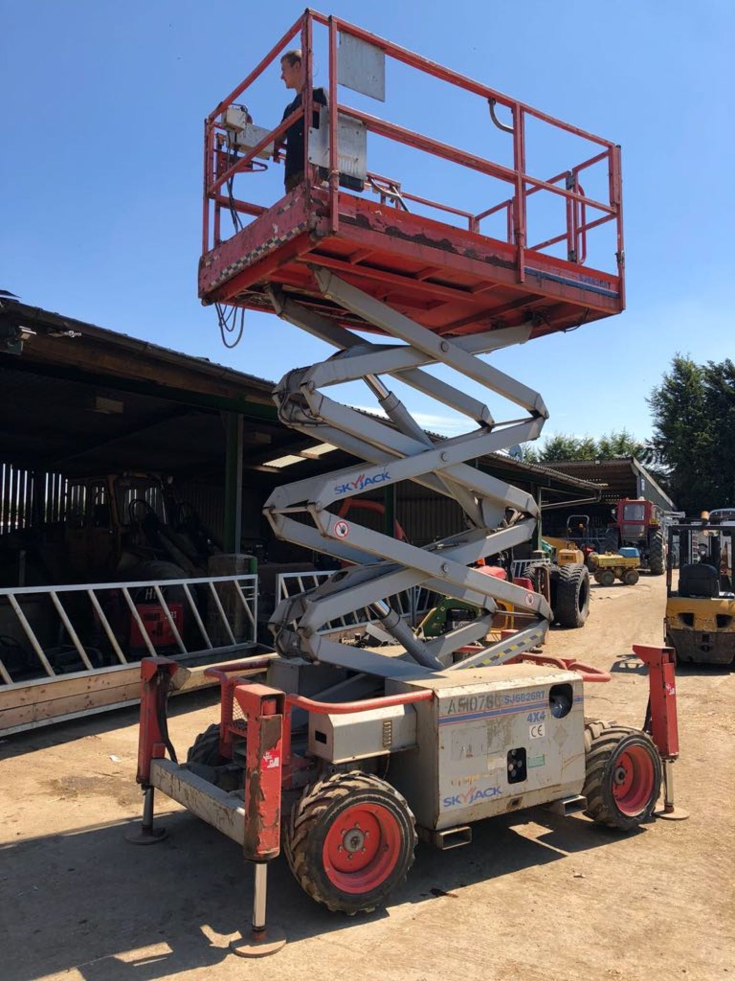 2007 SKYJACK SJ6826RT 4WD 7.9M LIFT SCISSOR LIFT, STARTS, DRIVES AND LIFTS *PLUS VAT* - Image 23 of 23