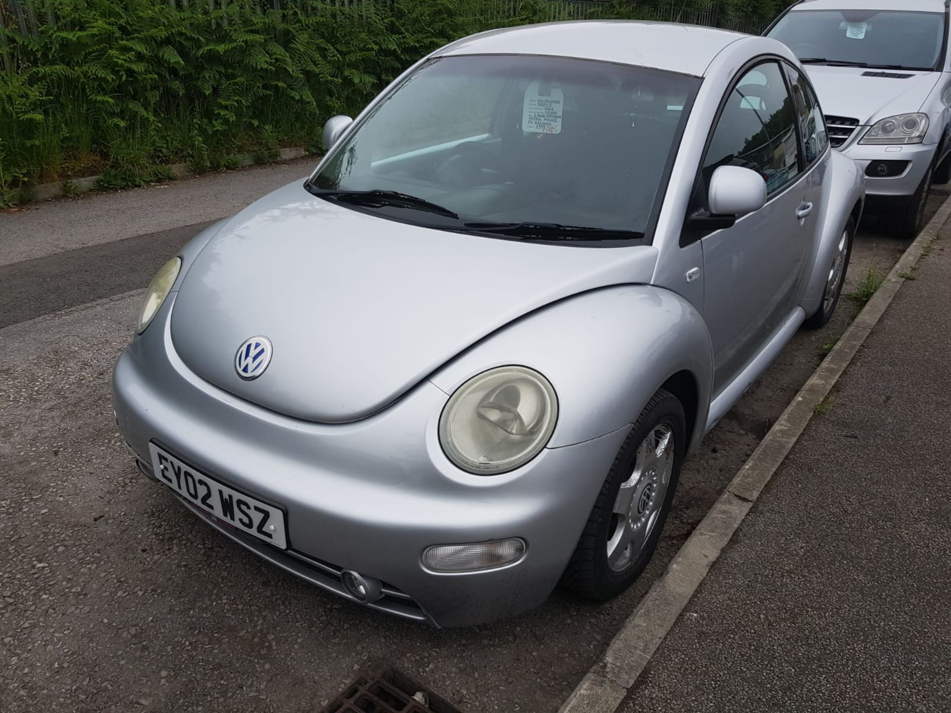 2002/02 REG VOLKSWAGEN BEETLE SILVER PETROL 3 DOOR HATCHBACK *NO VAT* - Image 2 of 11